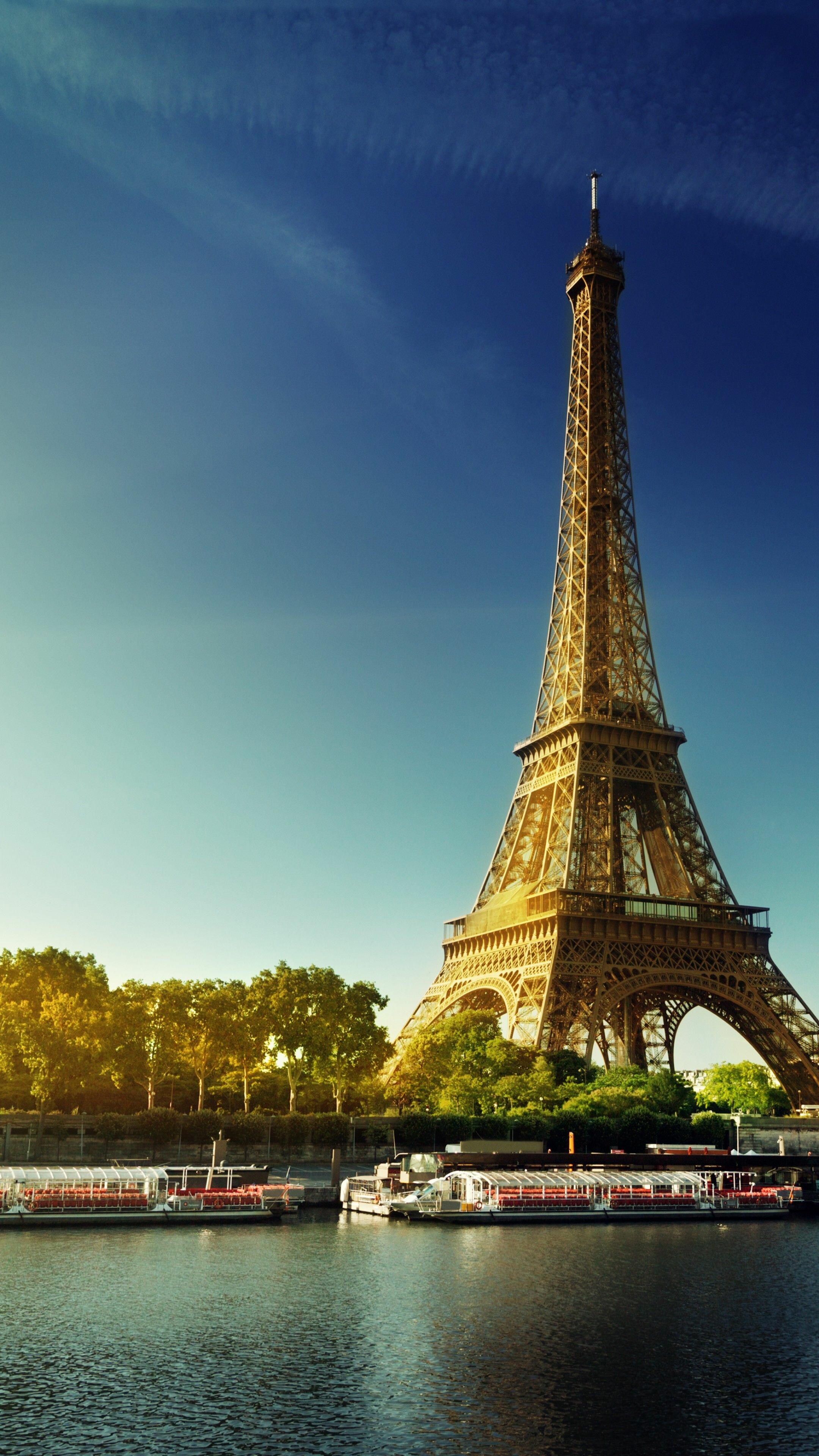 France: Paris, Eiffel Tower, The country is divided into eighteen administrative regions. 2160x3840 4K Wallpaper.