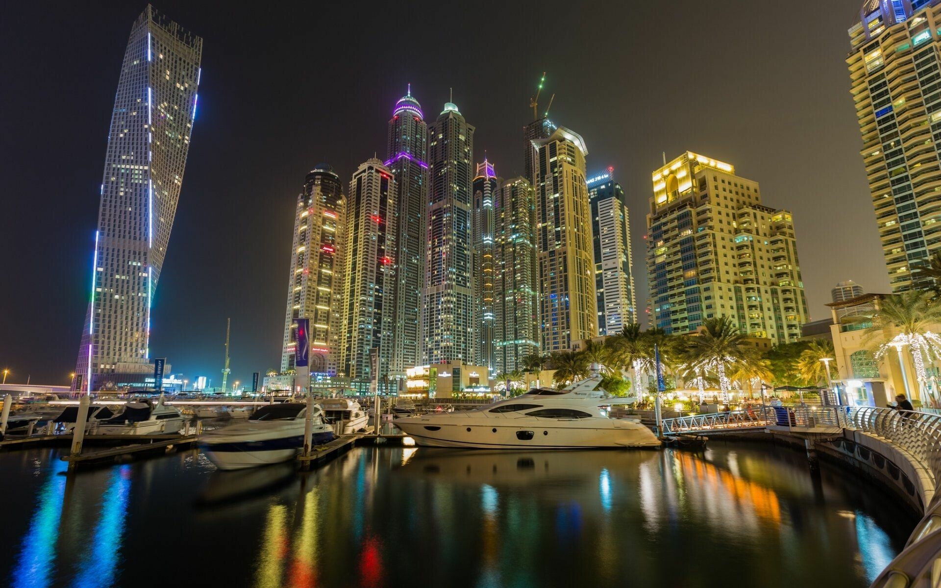 United Arab Emirates: Located on the southeast coast of the Persian Gulf, Dubai. 1920x1200 HD Wallpaper.