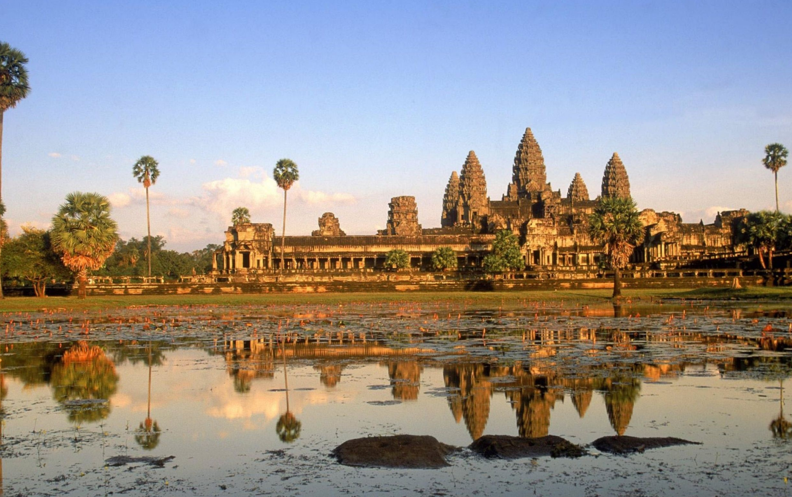 Angkor Wat, Sacred temples, Khmer Empire, Historical ruins, 2740x1720 HD Desktop