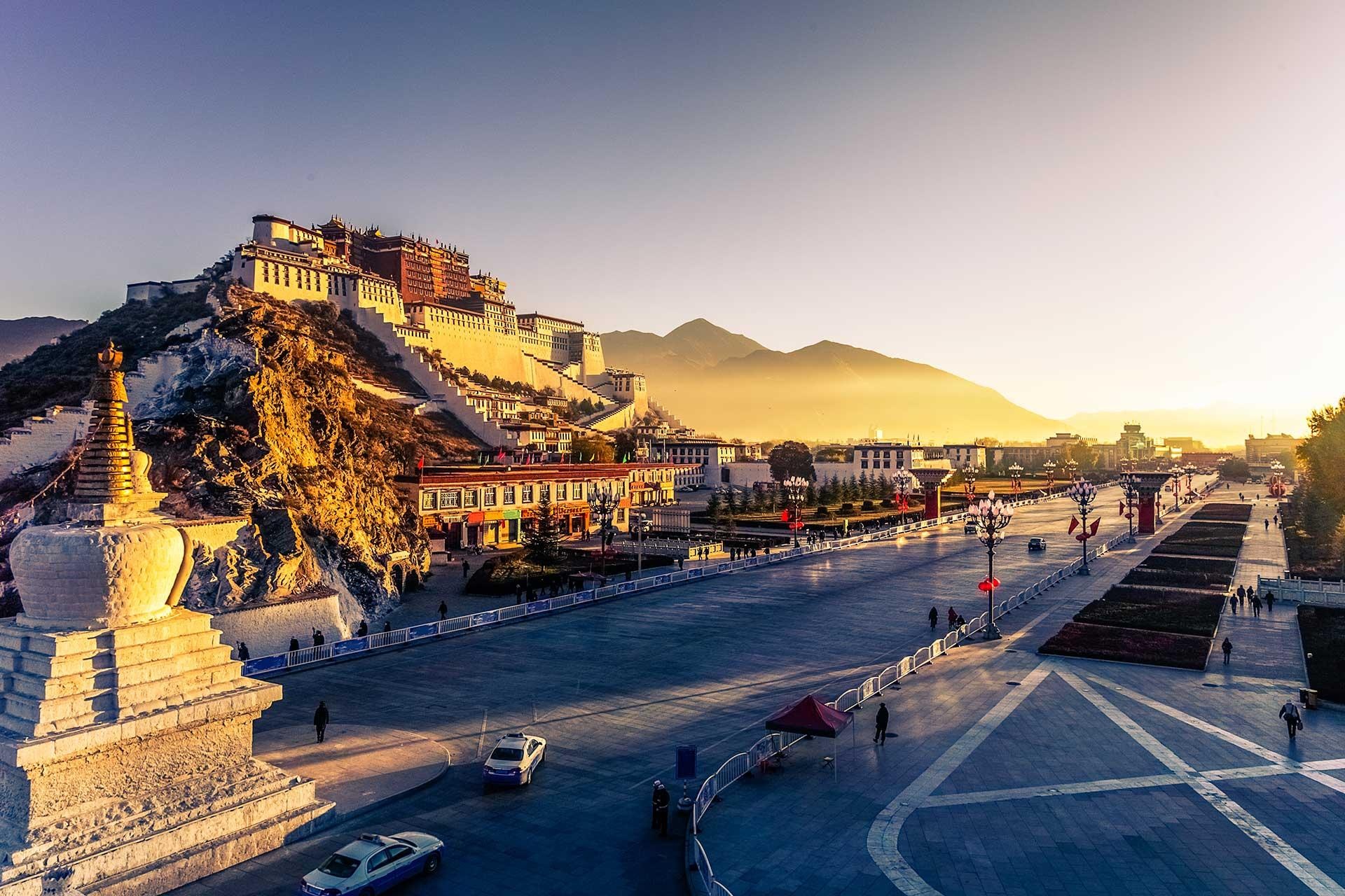 Potala Palace Llasa Travels, Lhasa City, 1920x1280 HD Desktop