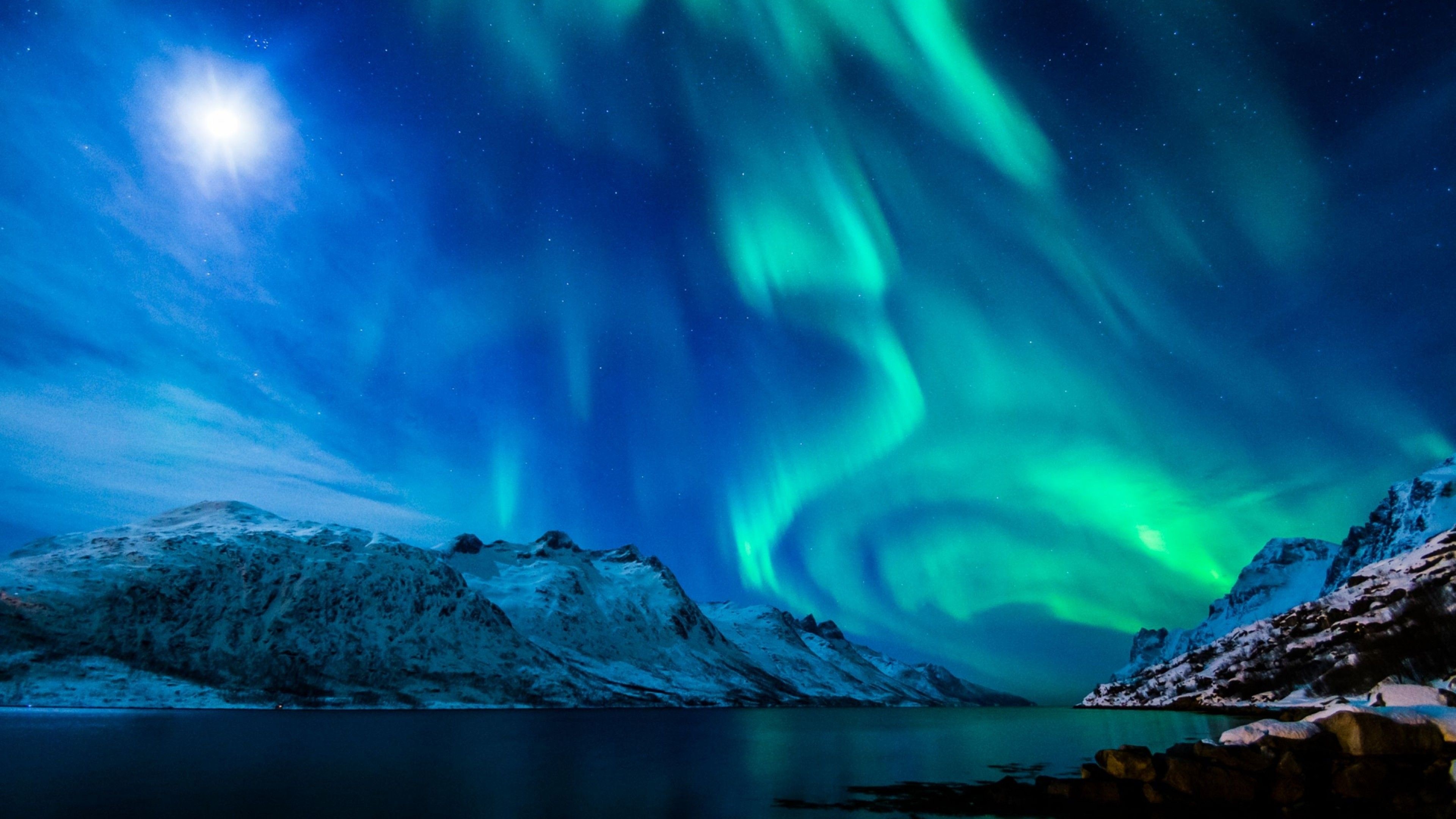 Alaska travels, Northern lights, Mesmerizing display, Night sky wonder, 3840x2160 4K Desktop