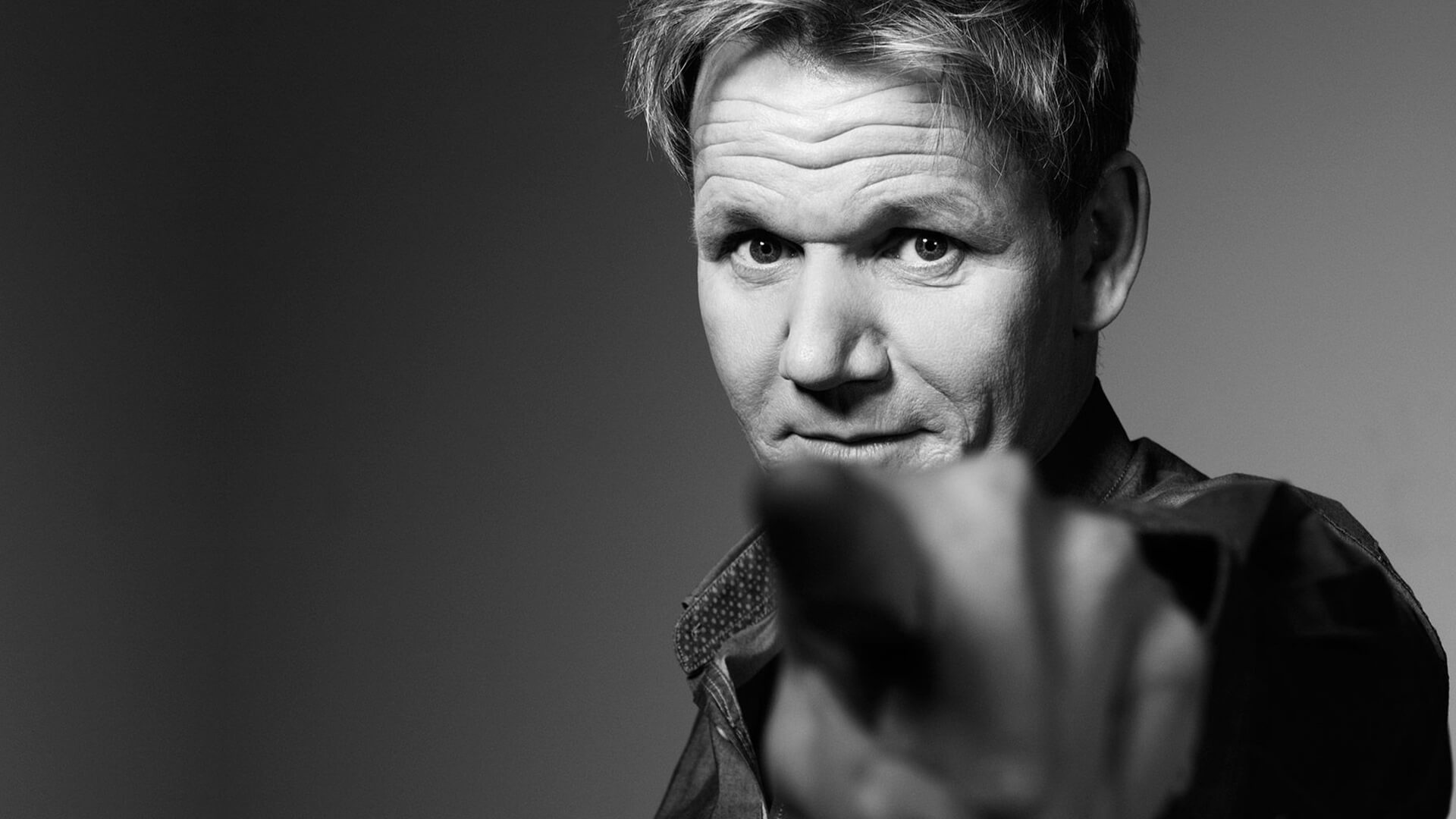 Gordon Ramsay: Was named the top chef in the UK at the 2000 Catey Awards. 1920x1080 Full HD Background.