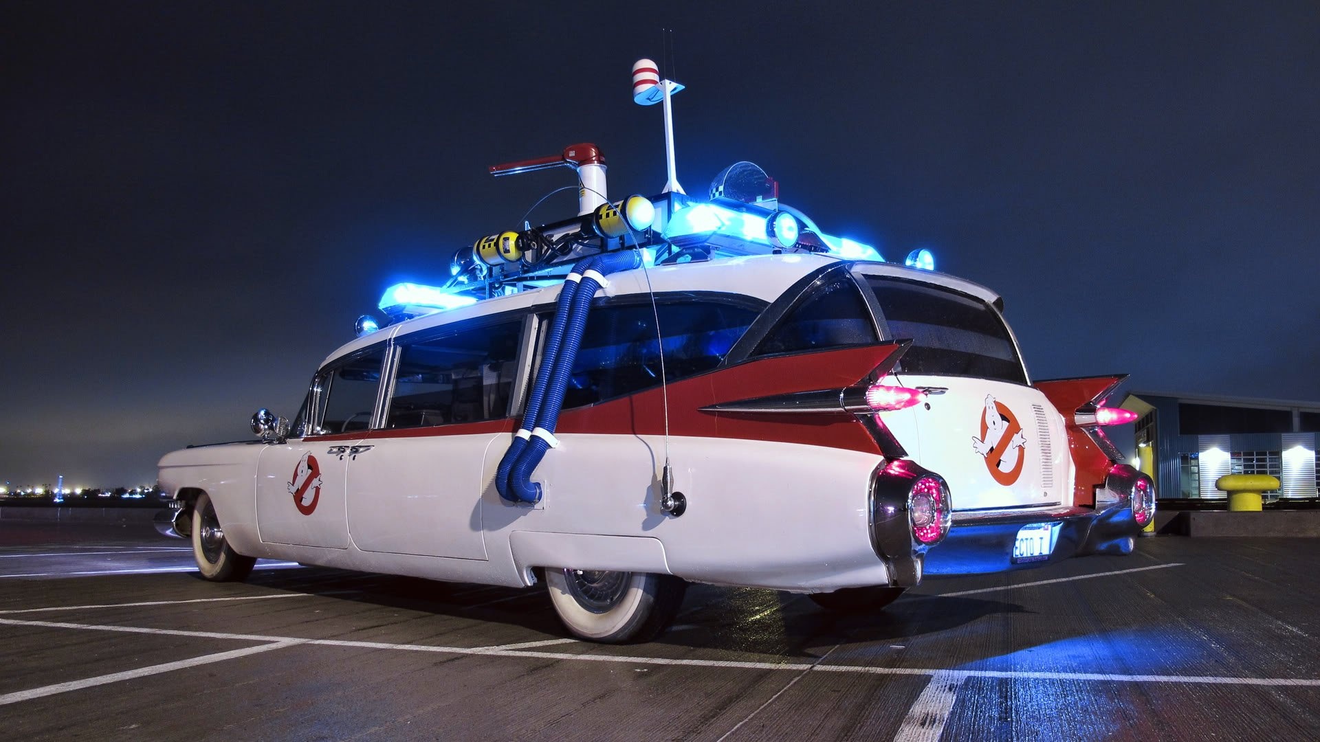 Ghostbusters: Action, Adventure, Supernatural, Comedy, Ghost, Ambulance, Emergency. 1920x1080 Full HD Wallpaper.