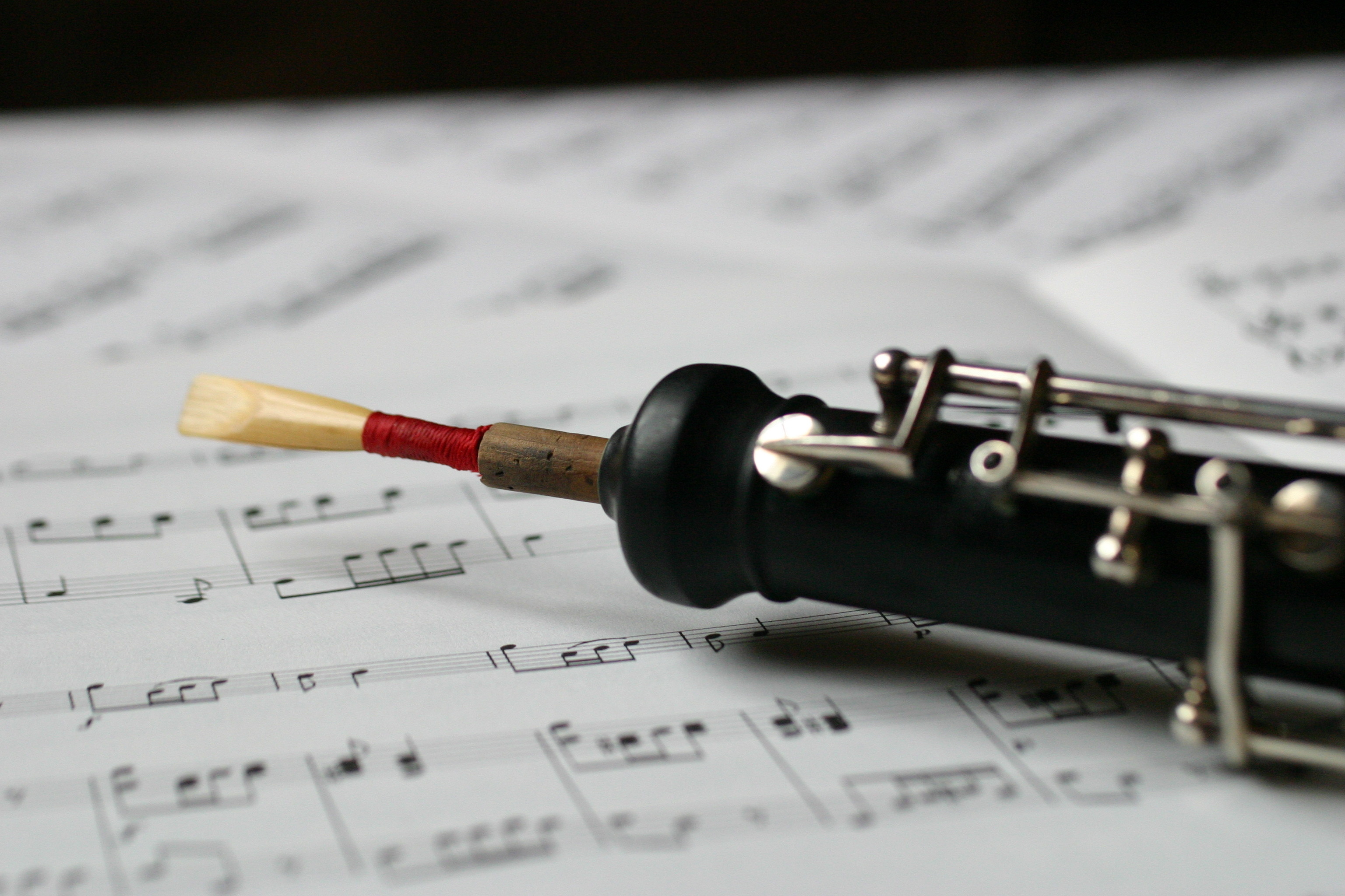 Oboe: Sheet music, A woodwind instrument with a double-reed mouthpiece. 3080x2050 HD Wallpaper.