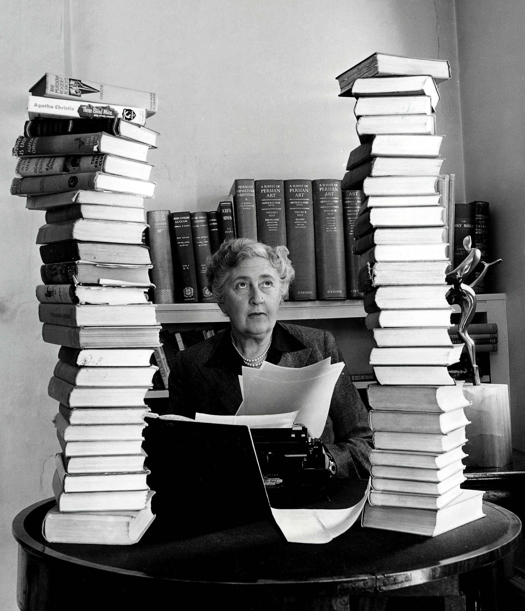 Agatha Christie, Essential Christie, The New York Times article, Christie's legacy, 1800x2100 HD Phone