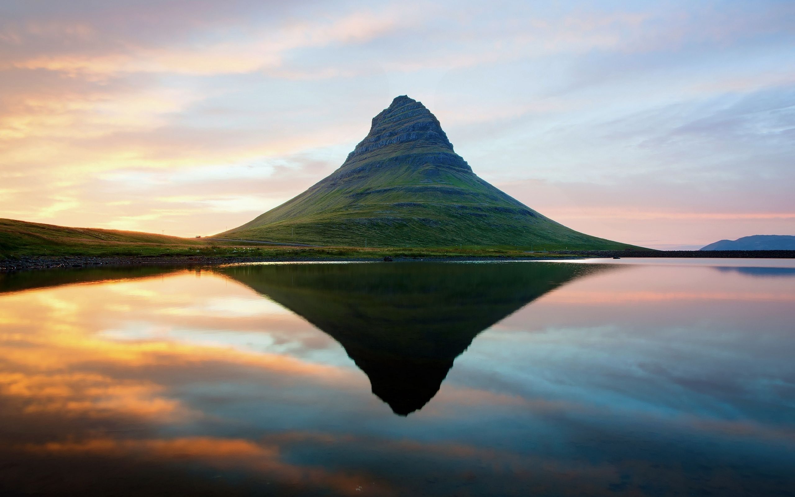 Kirkjufell, Iceland mountains, Stunning nature, Breathtaking views, 2560x1600 HD Desktop