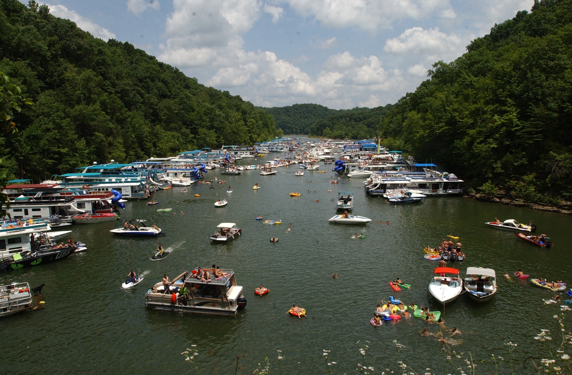 Lake Cumberland, Clinton County tourism, Kentucky lake, 2000x1320 HD Desktop