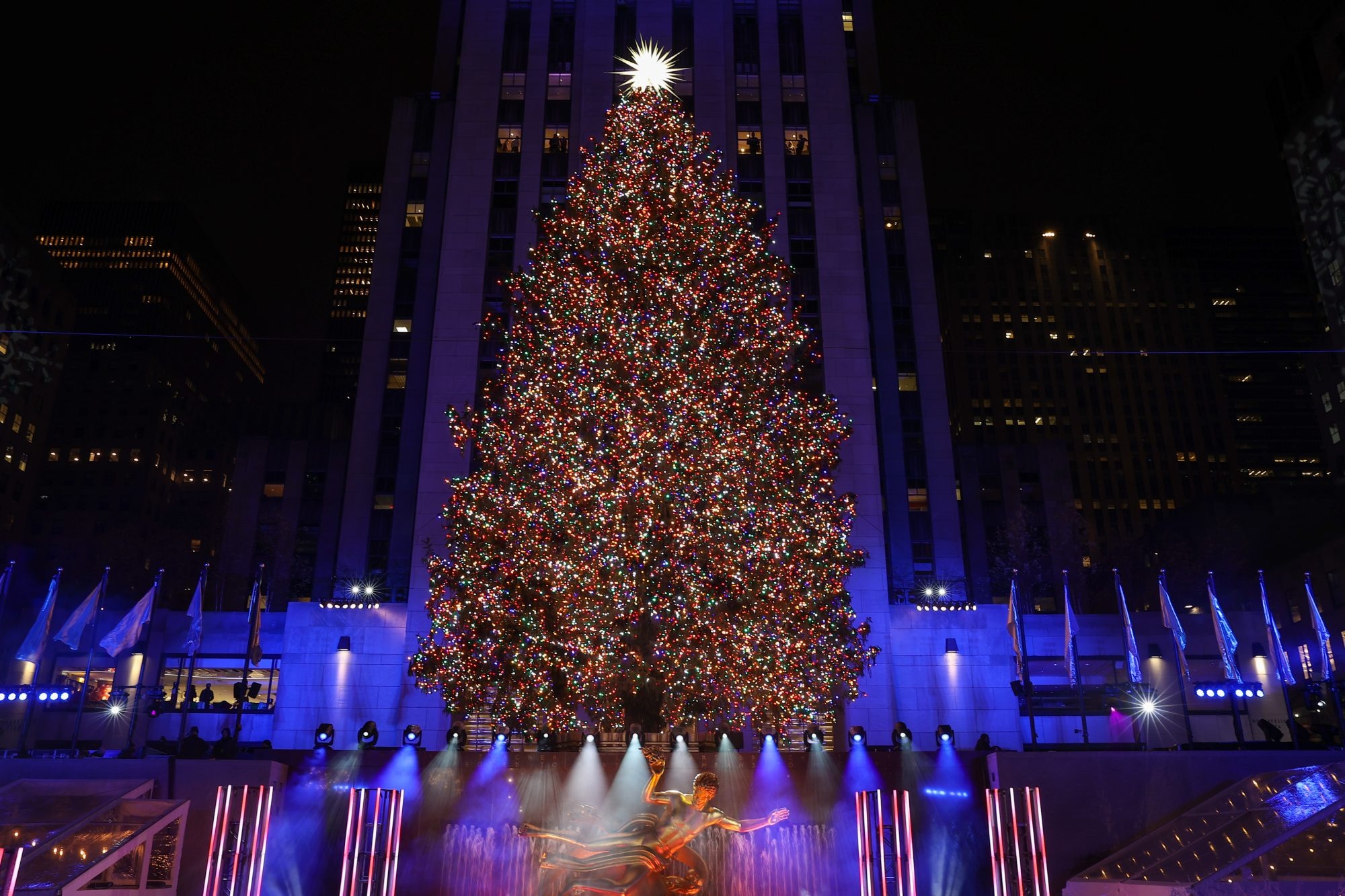New York Christmas, Holiday season, Christmas tree lighting, Kick off, 2000x1340 HD Desktop