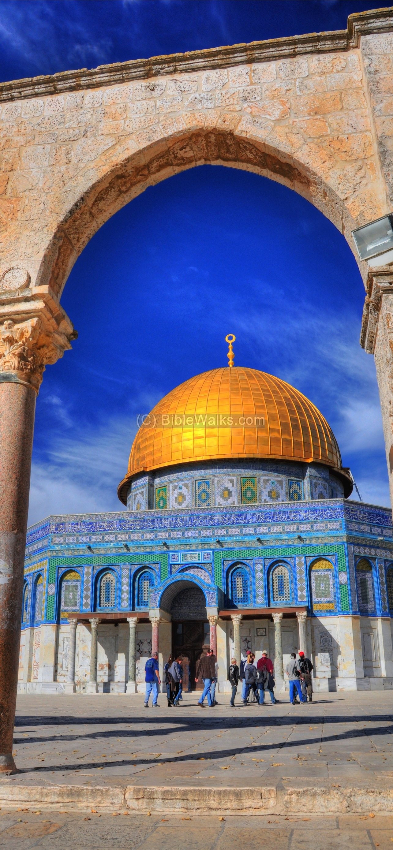 Jerusalem: The site of one of Islam’s most sacred shrines. 1290x2780 HD Background.