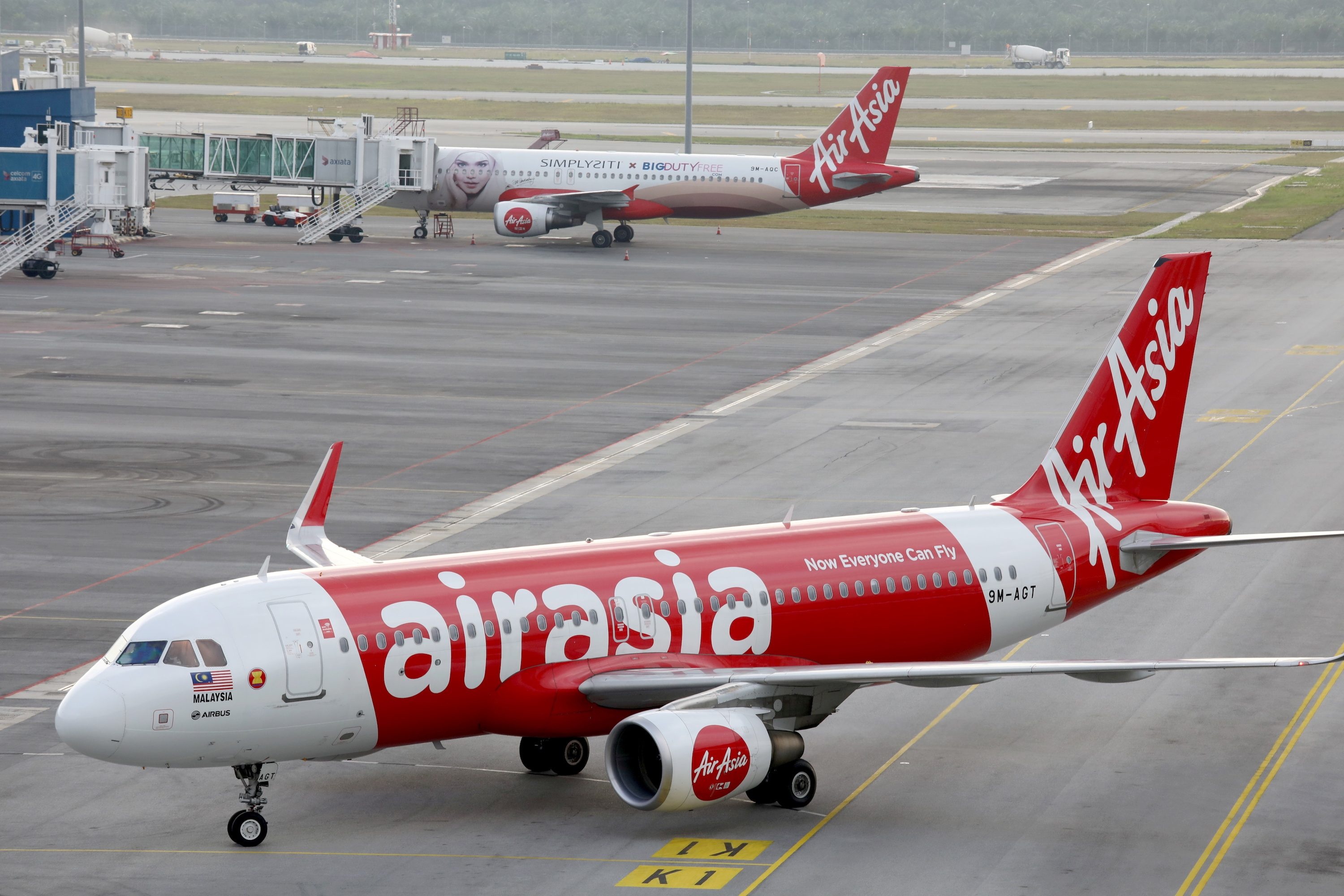 AirAsia Manila to Hong Kong, Flight updates, Omicron concerns, Travel news, 3000x2000 HD Desktop