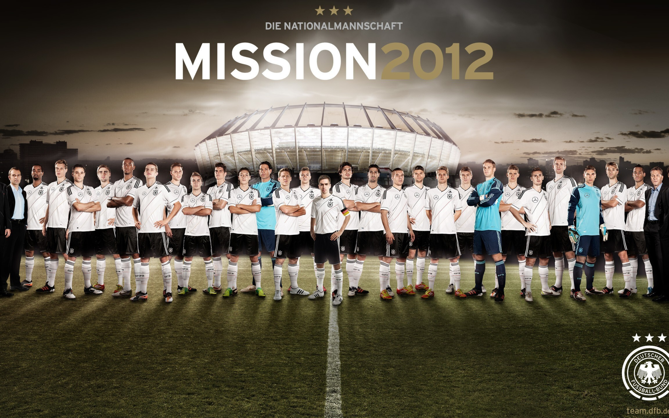 Germany National Football Team: Mario Gotze, Thomas Muller, Sami Khedira, Bastian Schweinsteiger, Philipp Lahm, Euro 2012. 2560x1600 HD Background.
