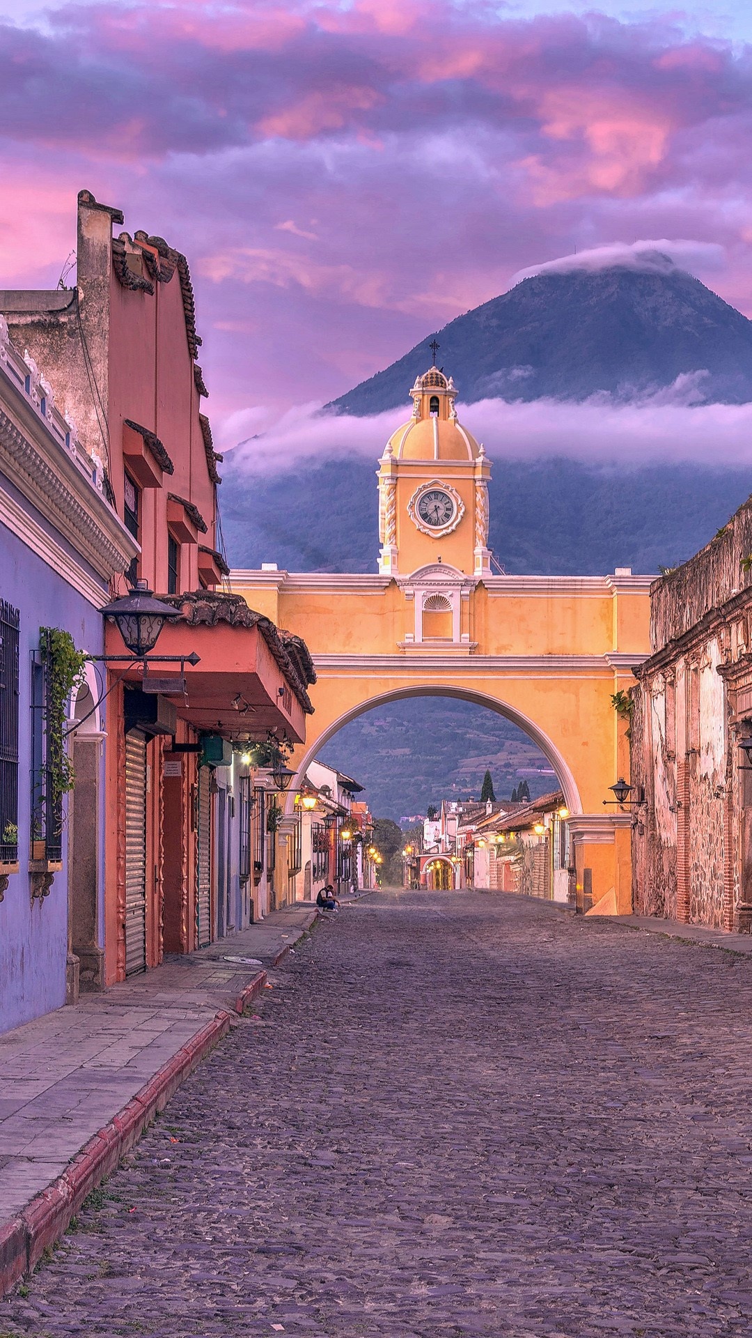 The Santa Catalina Arch, Arco de Santa Catalina, Antigua Guatemala, Windows 10 spotlight images, 1080x1920 Full HD Handy