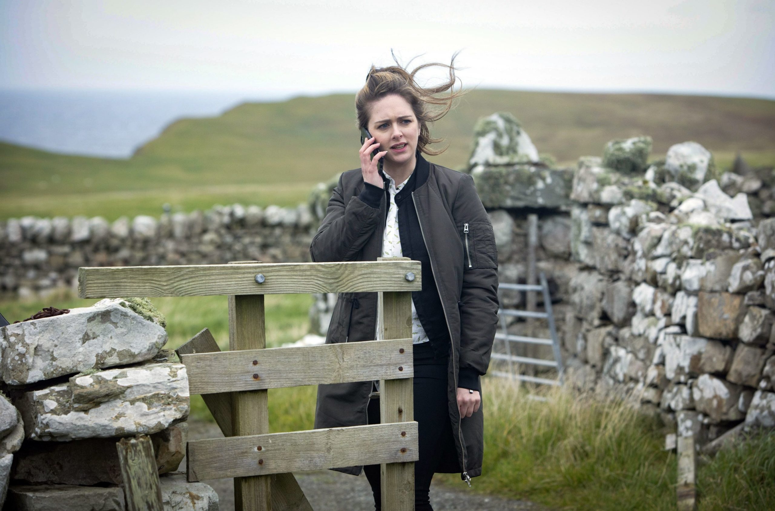 Shetland TV series, Scottish crime drama, Detective character, Mysterious cases, 2560x1690 HD Desktop
