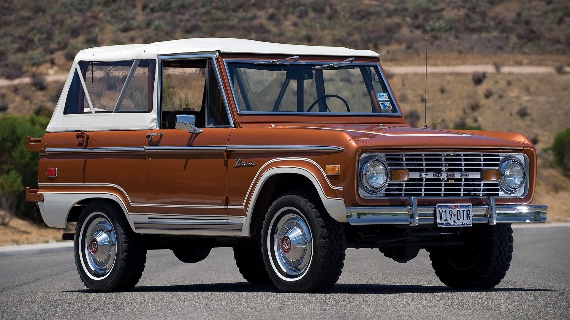 Ford Bronco: Classical Automotive Design, 1973s Original Roadster. 1920x1080 Full HD Background.