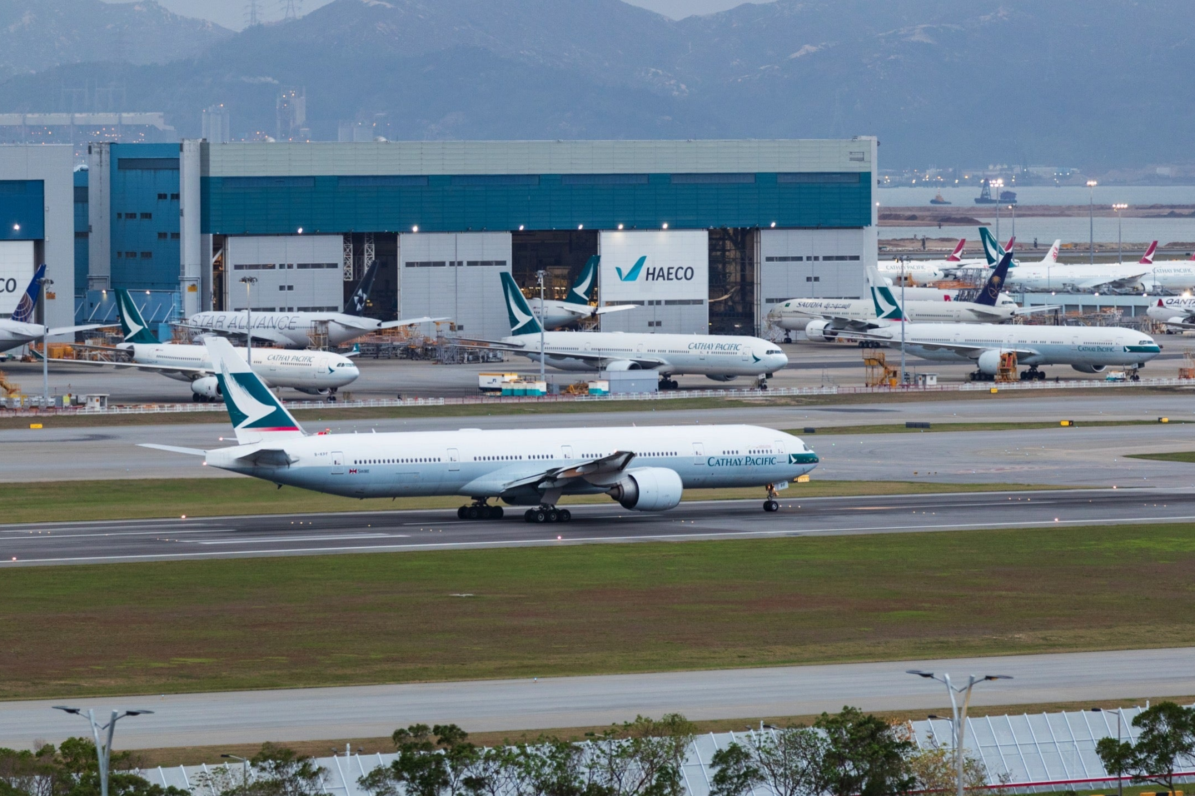 Cathay Pacific, Ultimate guide, Asia Miles, The Points Guy, 2400x1600 HD Desktop
