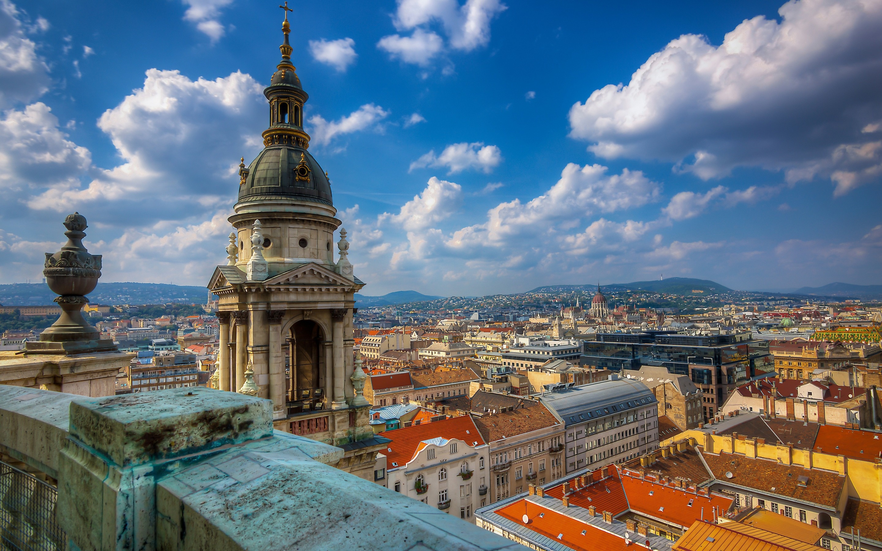 Hungary: St Stephen's Basilica, Budapest, Cityscape, Architecture. 2880x1800 HD Background.