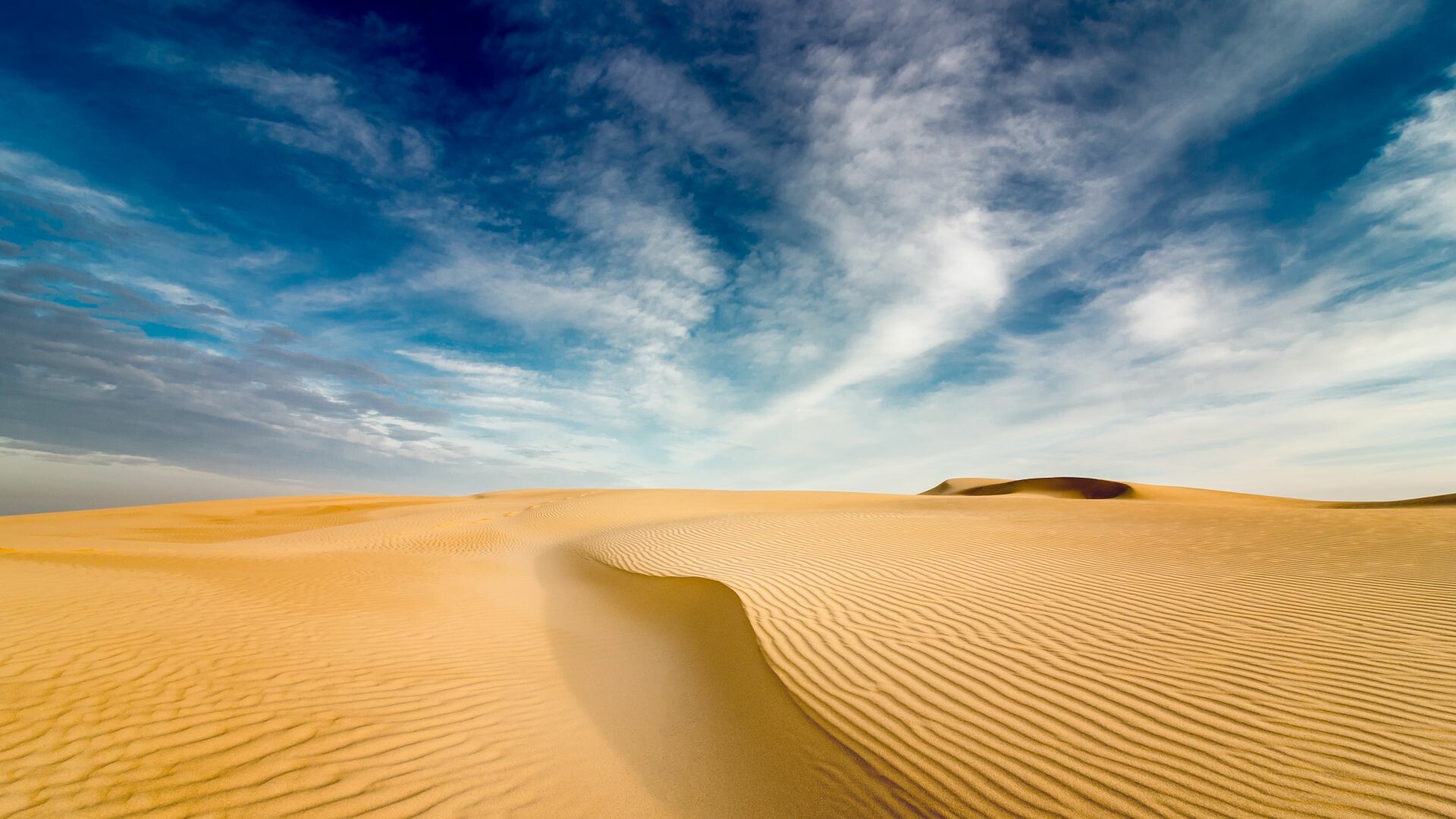 Desert: Sand, Dunes, Landscape, Erg, Horizon. 1920x1080 Full HD Background.