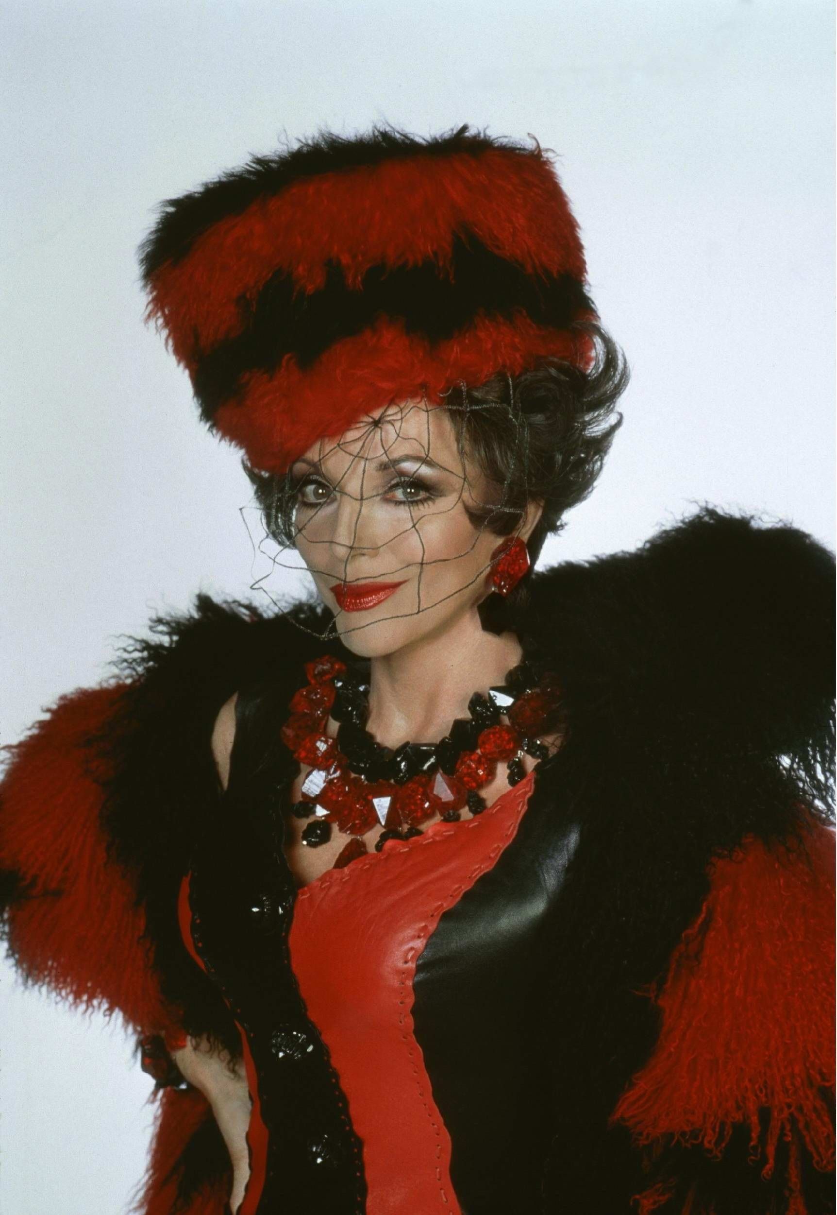 Joan Collins, Dame Joan Collins, Pretty hats, 1730x2510 HD Phone