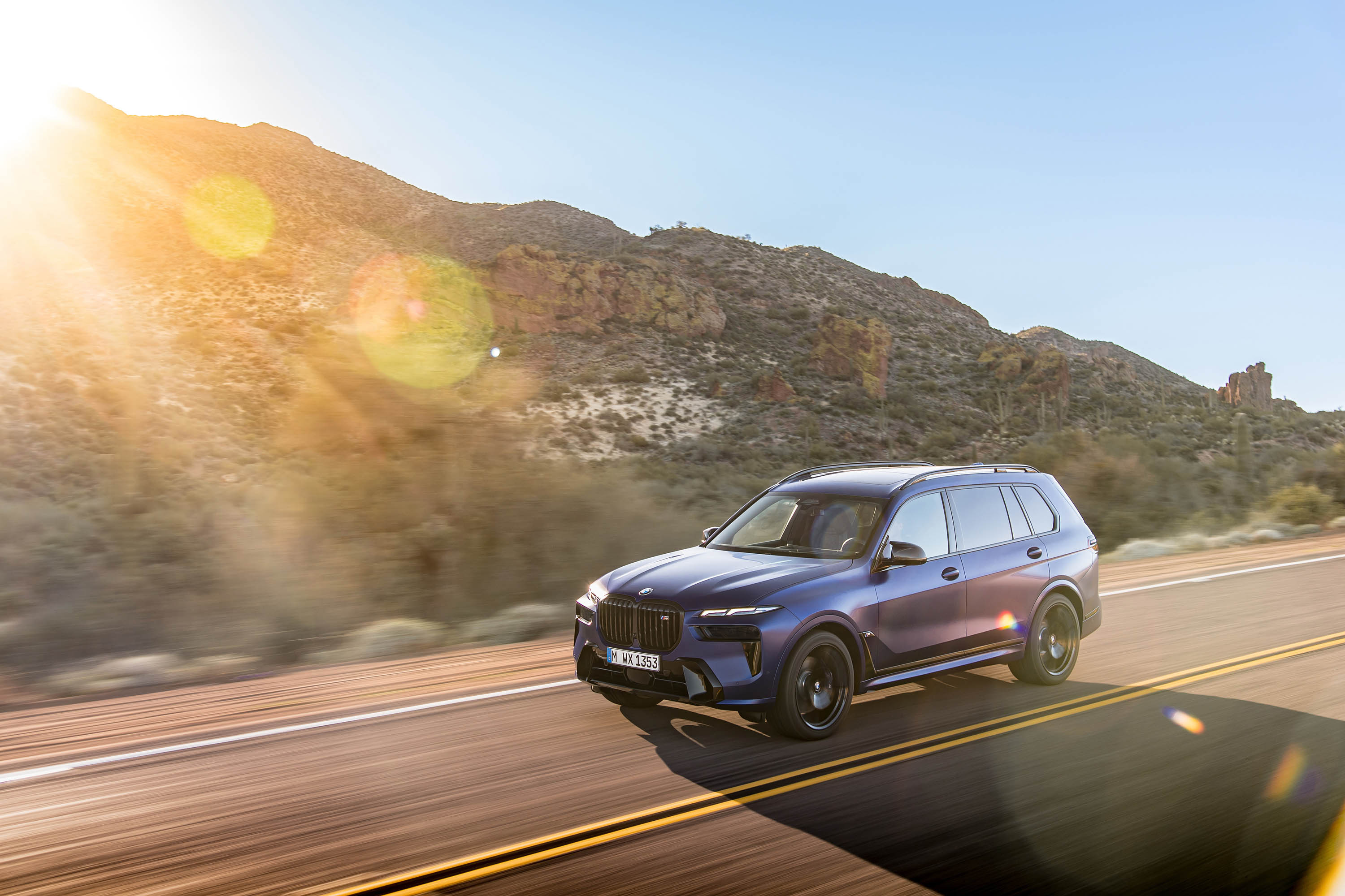 BMW X7, New luxury SUV, Cutting-edge features, 3000x2000 HD Desktop