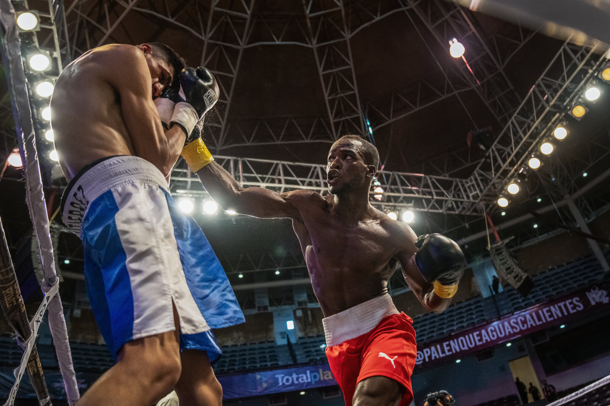 Osvel Caballero, Cuba Boxers, Fight Professionally, 2050x1370 HD Desktop