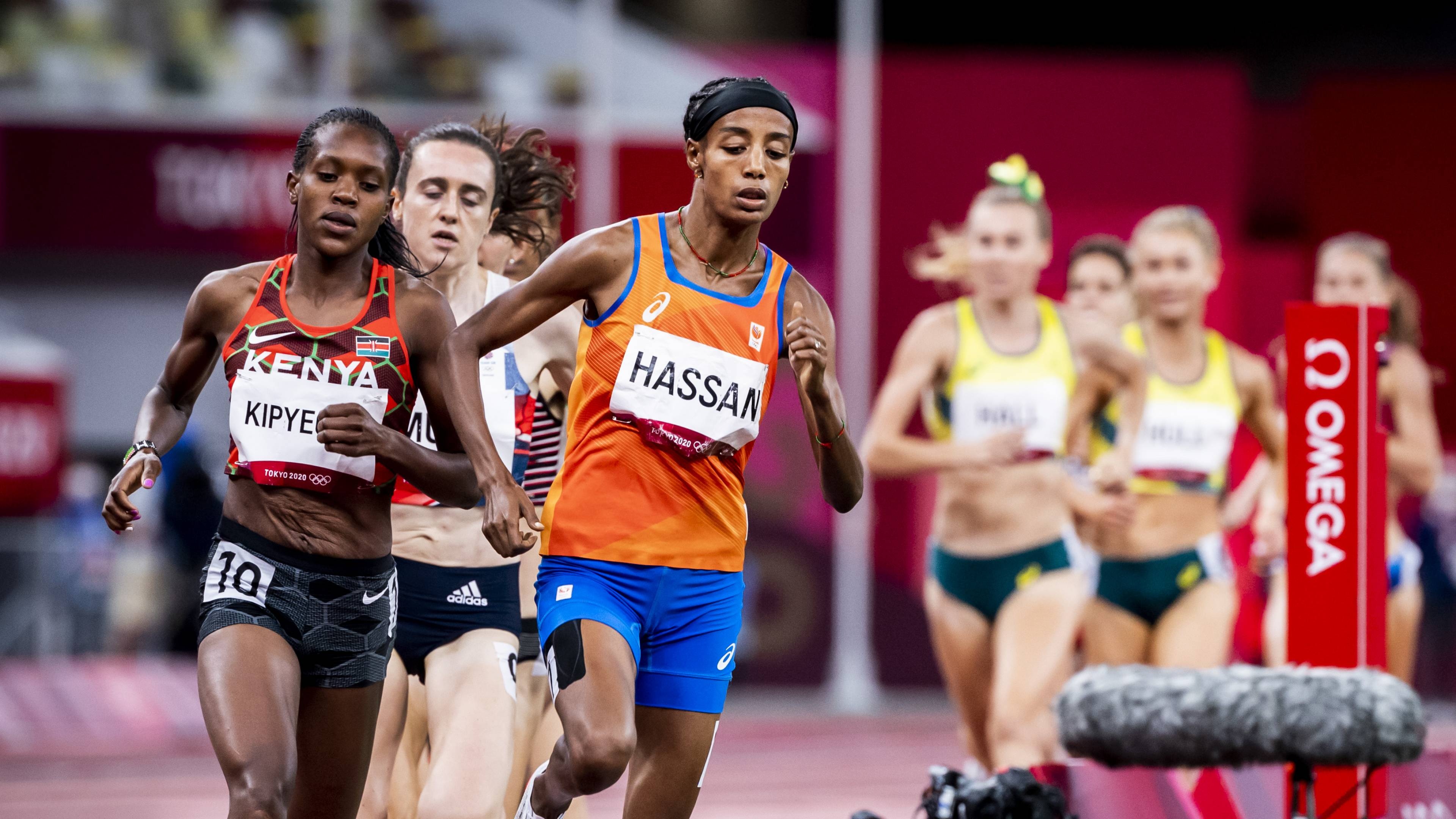 Sifan Hassan, Bronze medal in 1, 500m, Daily stress, 3840x2160 4K Desktop