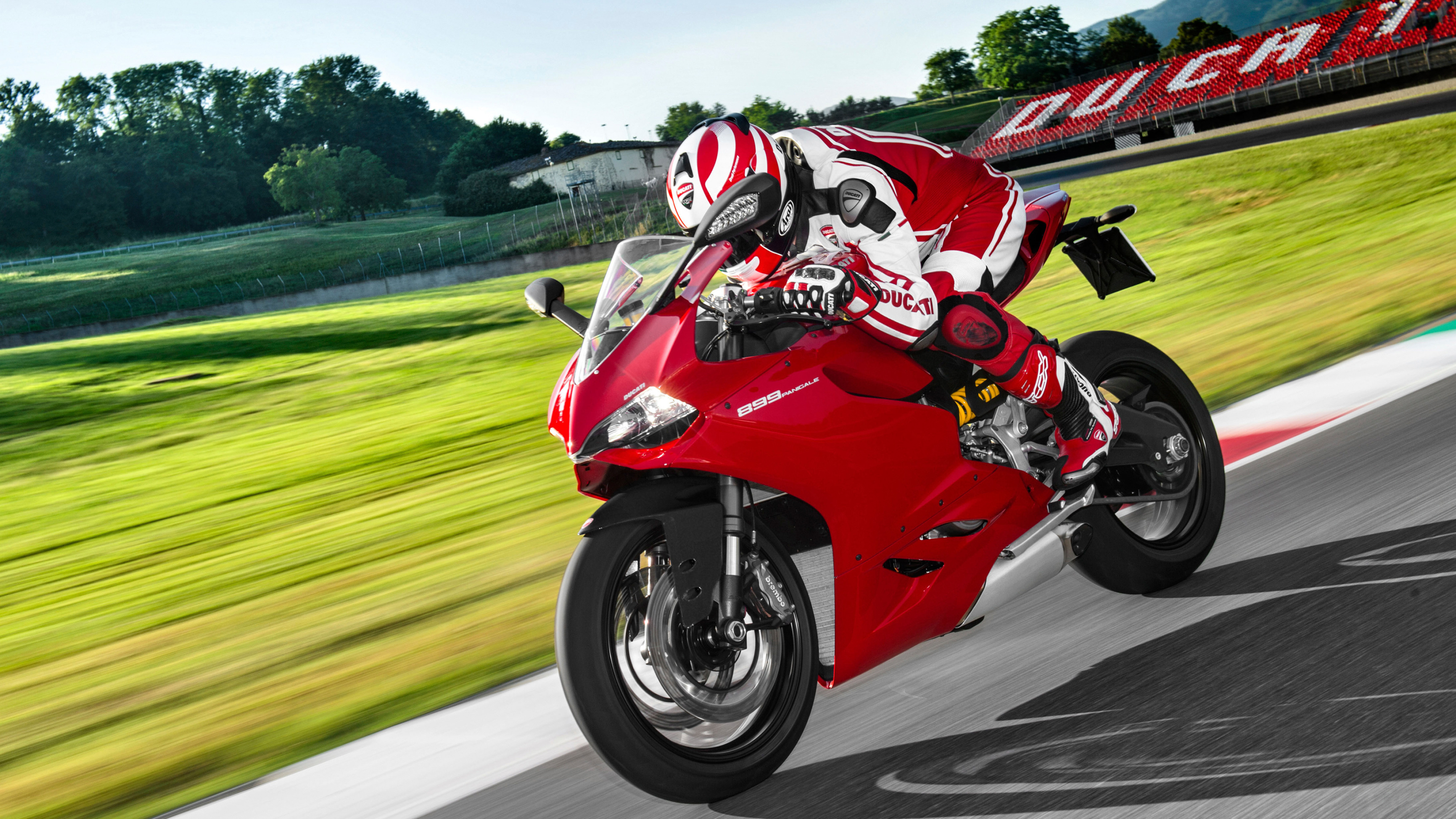 Superbike: Ducati 899 Panigale in action, A professional moto racer, Ducati Corse team. 3840x2160 4K Background.