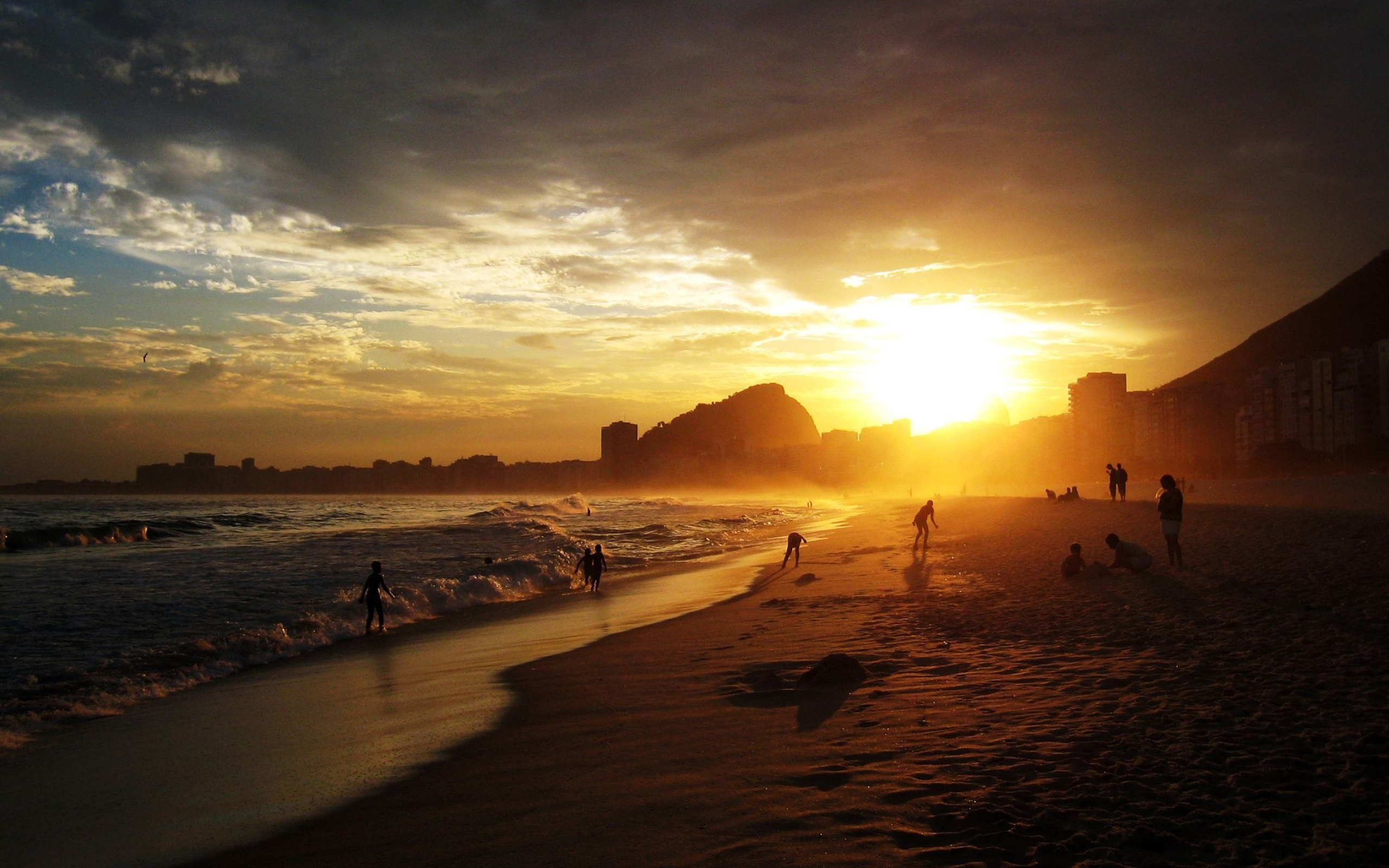 Copacabana, Stunning wallpapers, Picturesque beach, Rio de Janeiro, 2560x1600 HD Desktop