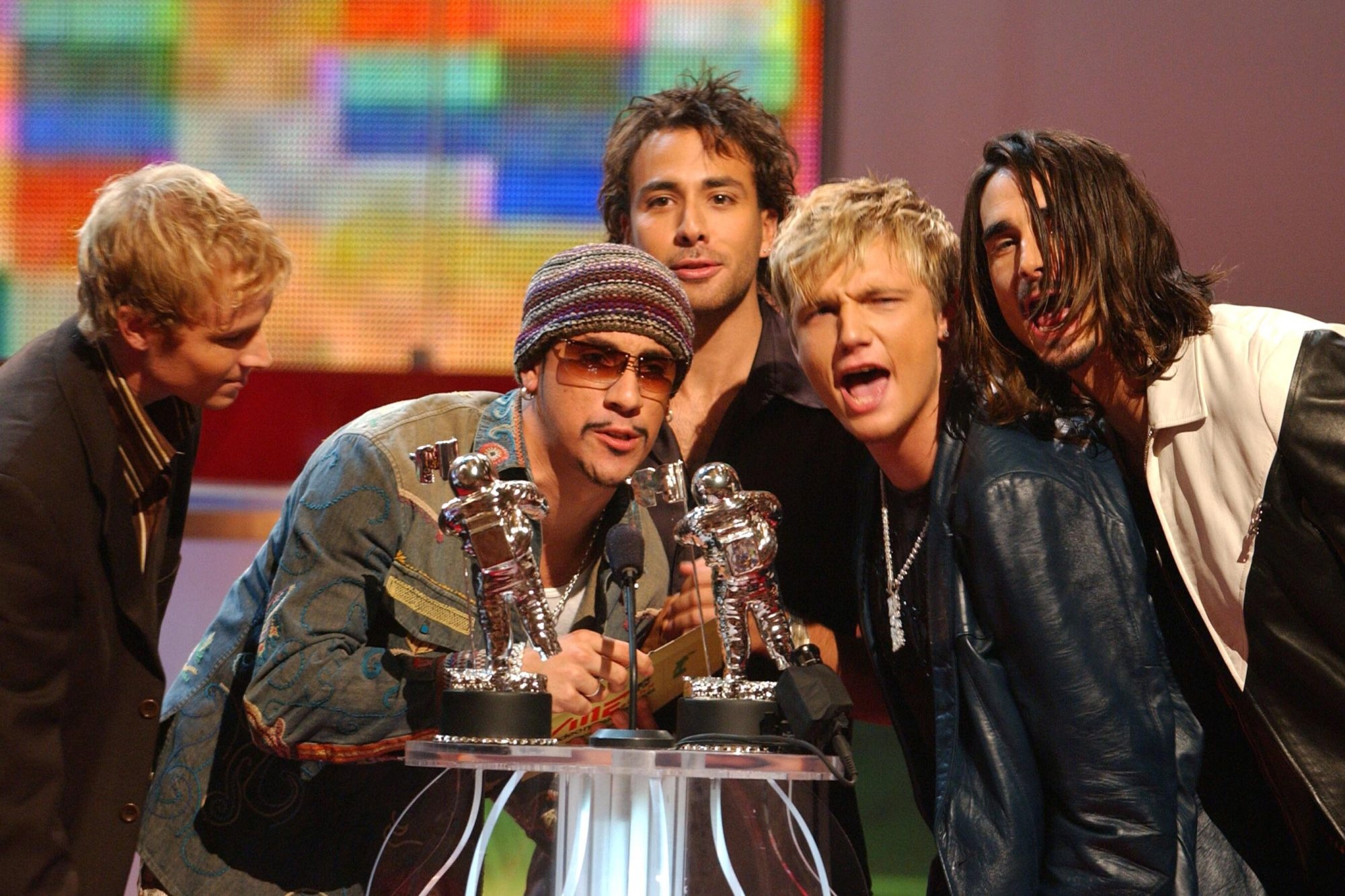 MTV Video Music Awards, Video of the Year winner, Ultimate music quiz, Exciting award show, 2000x1340 HD Desktop