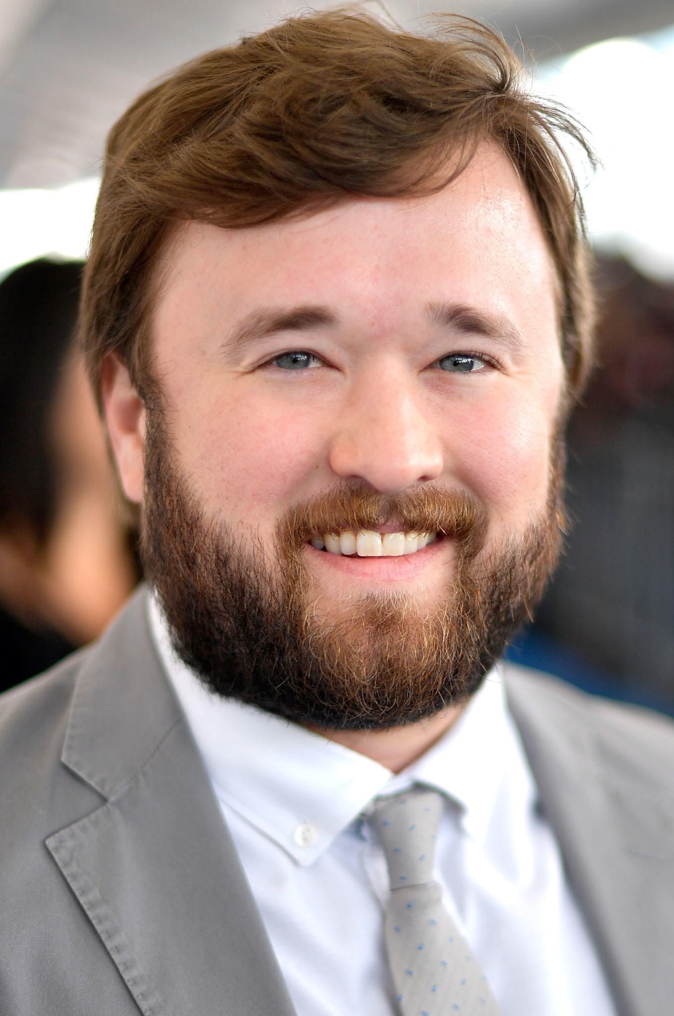 Haley Joel Osment, Image download, Picture collection, Free, 1370x2050 HD Handy