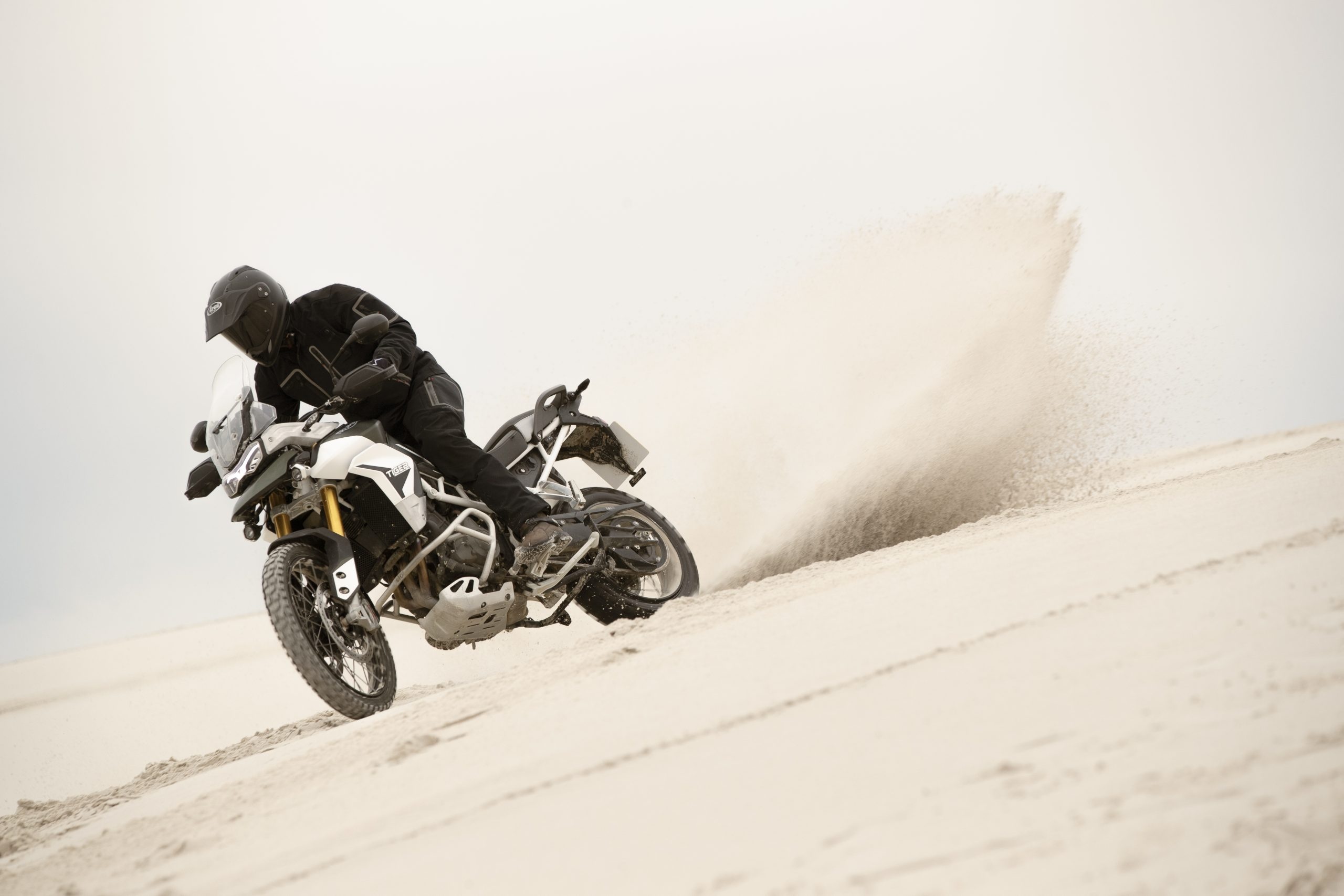 Triumph Tiger 900, Rally variant details, Specifications and features overview, WBW coverage, 2560x1710 HD Desktop