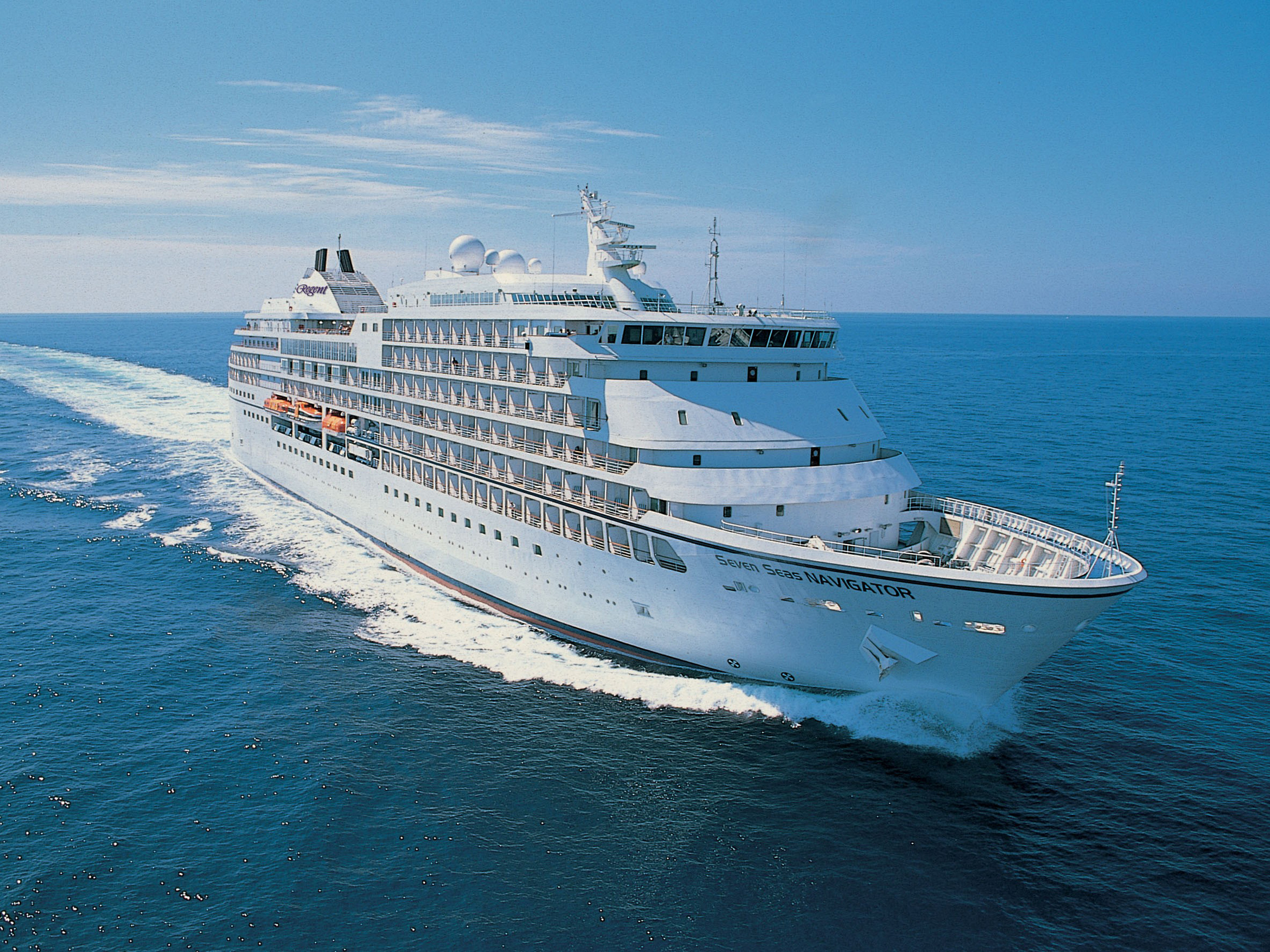 Cruiser (Ship): Seven Seas Navigator, A luxury cruise liner operated by Regent Seven Seas Cruises. 2560x1920 HD Background.