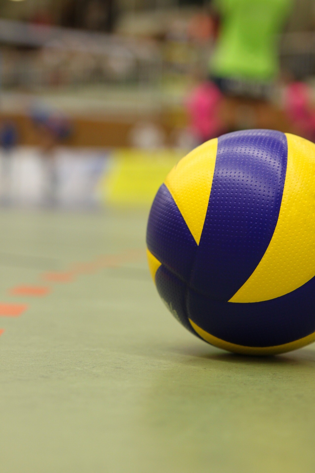 Volleyball, Diverse Volleyball-Teams, Begeisterte Konkurrenz, Volleyball-Matches, Athletische Spieler, 1280x1920 HD Handy