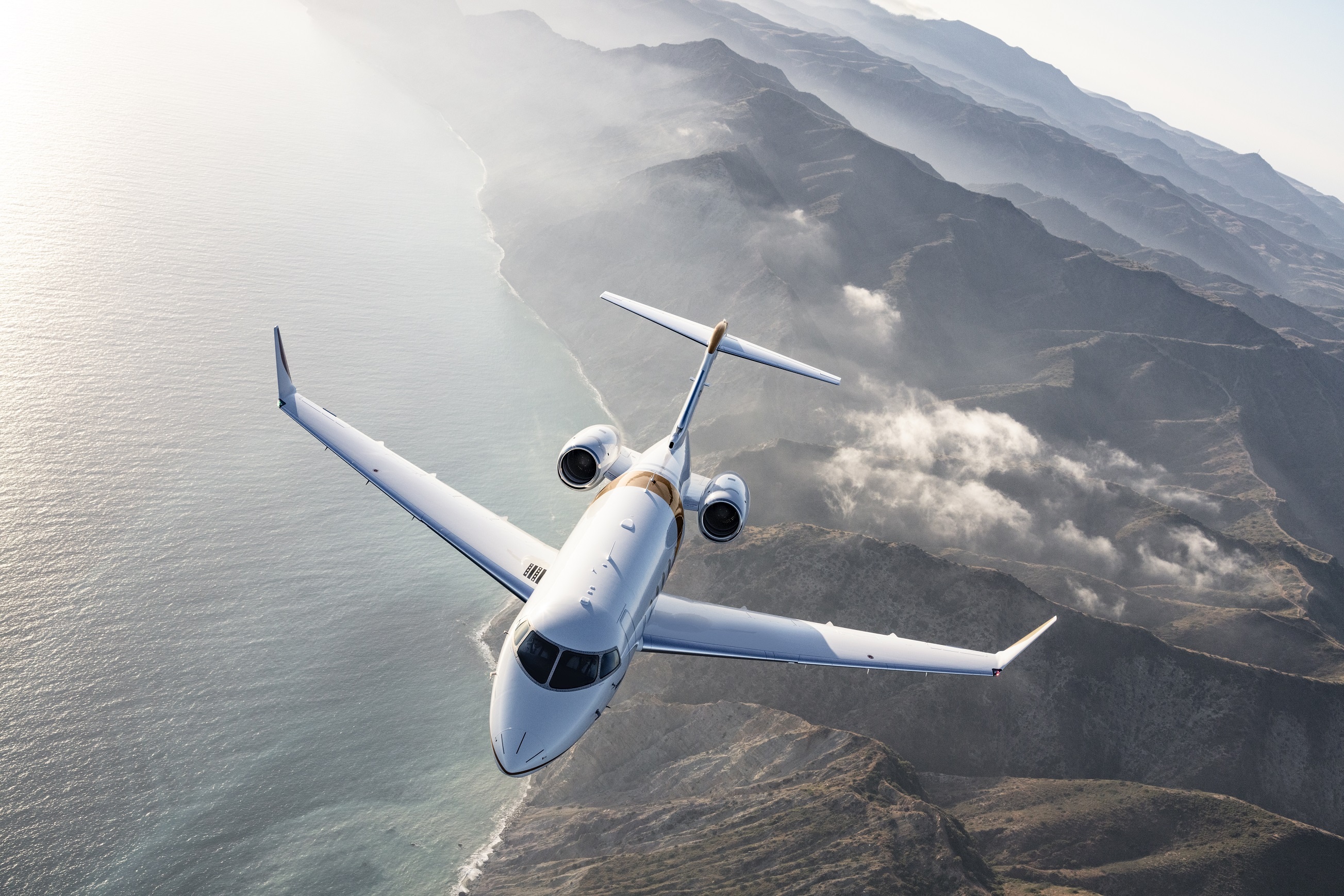 Bombardier Challenger 300, Enters into service, Luxurious cabin, Aviation industry, 2610x1740 HD Desktop