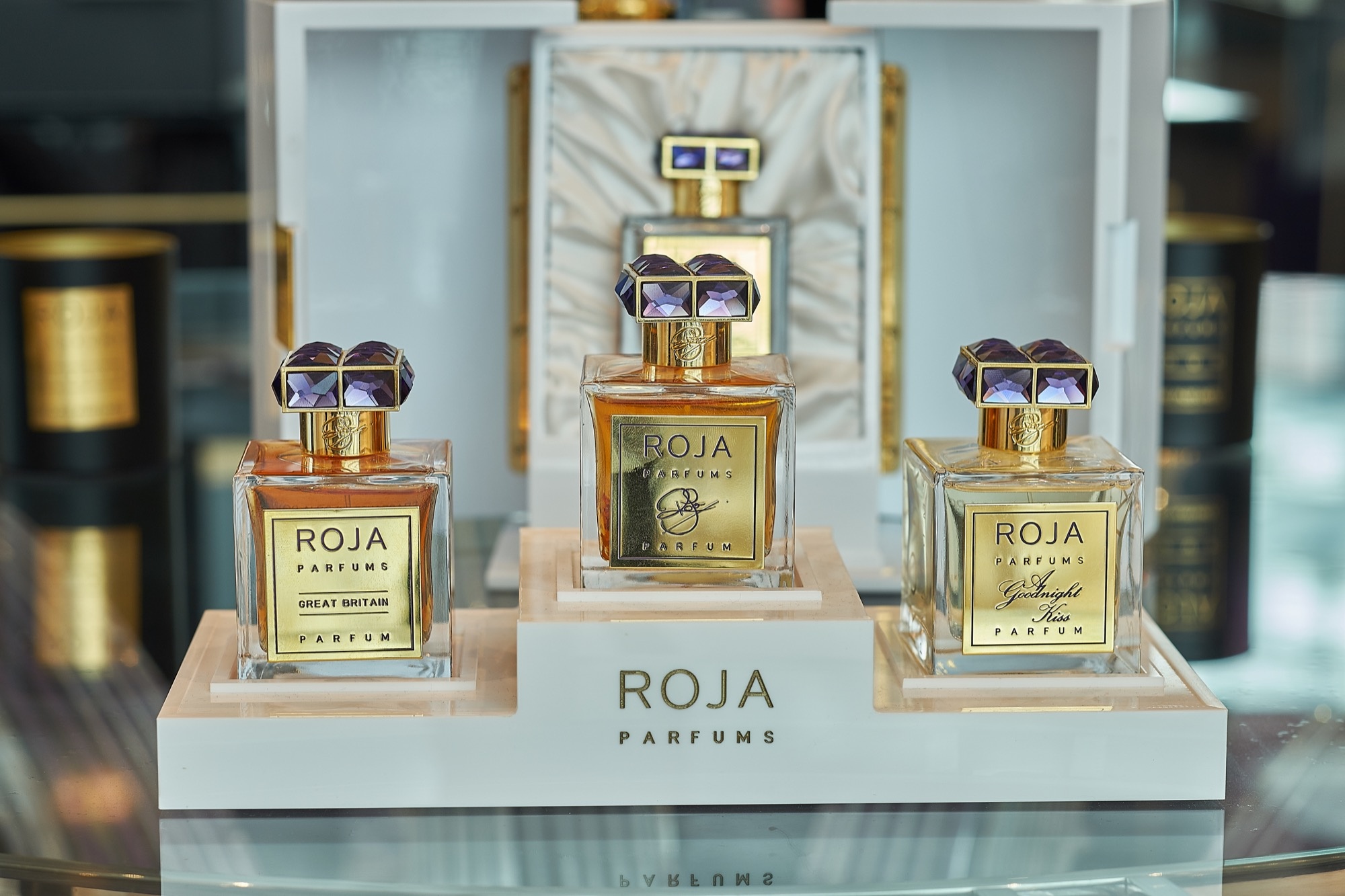 Roja Dove, Fragrance specialist, Perfumer interview, Savoir flair, 2000x1340 HD Desktop