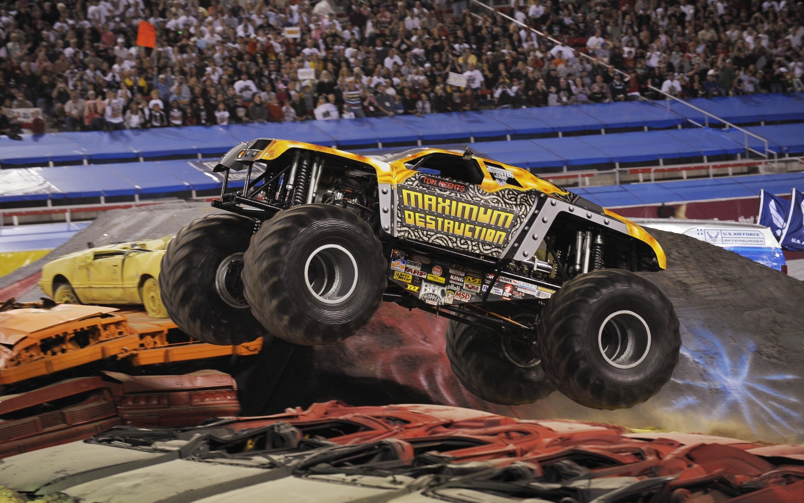 Monster Truck: A live motorsport event tour, Feld Entertainment, Maximum Destruction team. 2560x1600 HD Wallpaper.