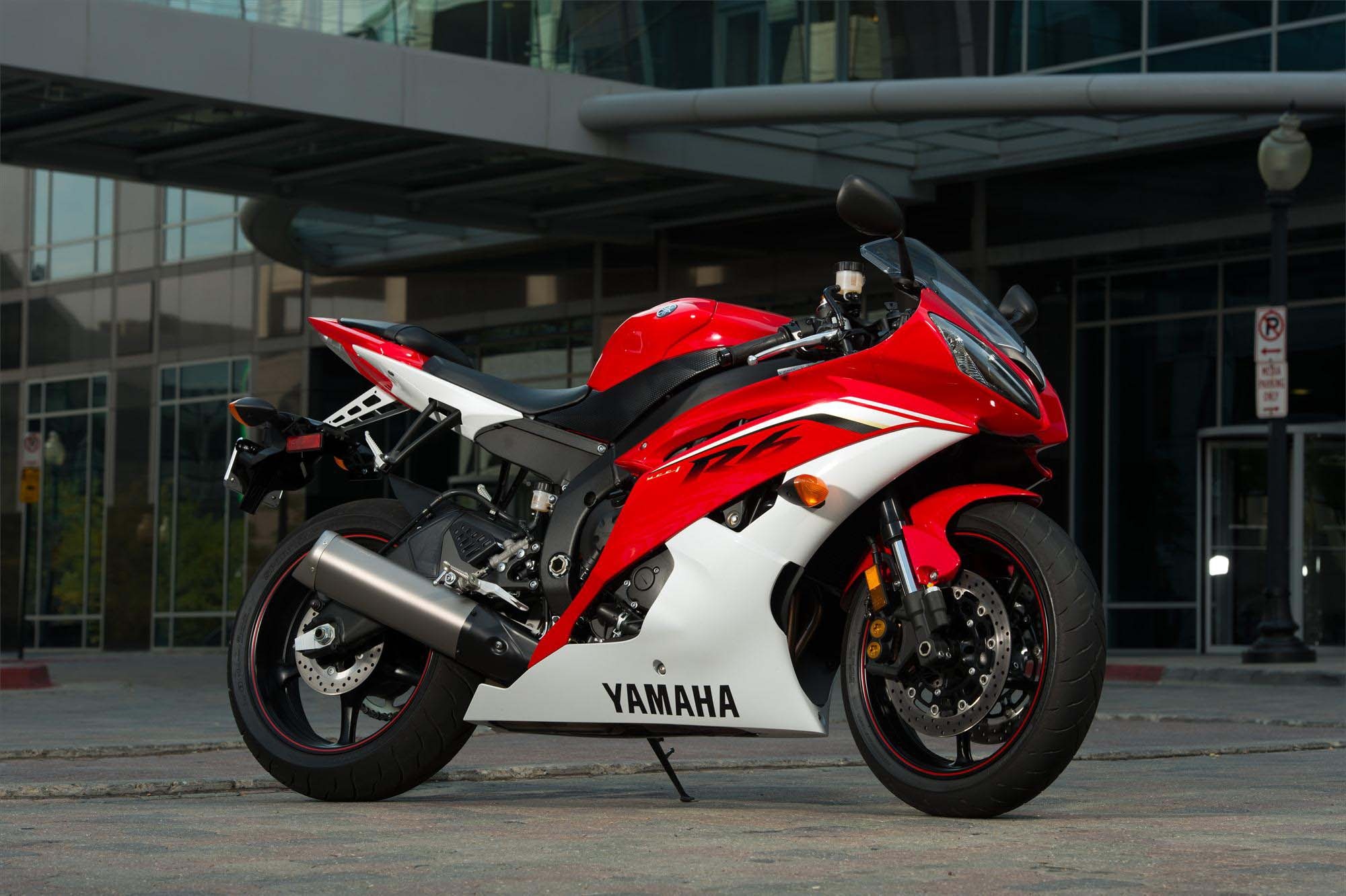 Yamaha YZF-R6, 2013 model, Asphalt beauty, High-performance bike, 2000x1340 HD Desktop