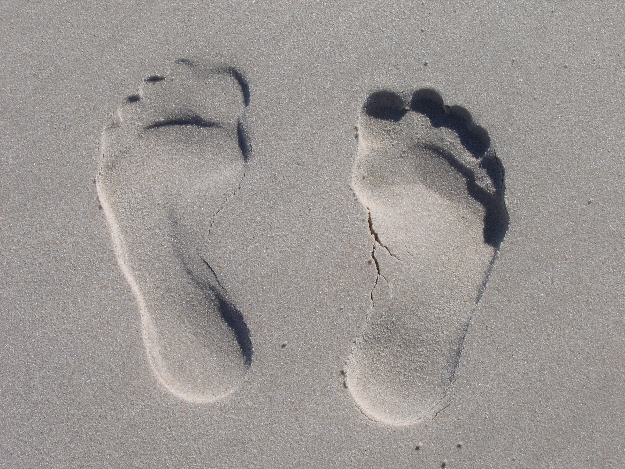 Sand footprints, Free stock photo, 2050x1540 HD Desktop