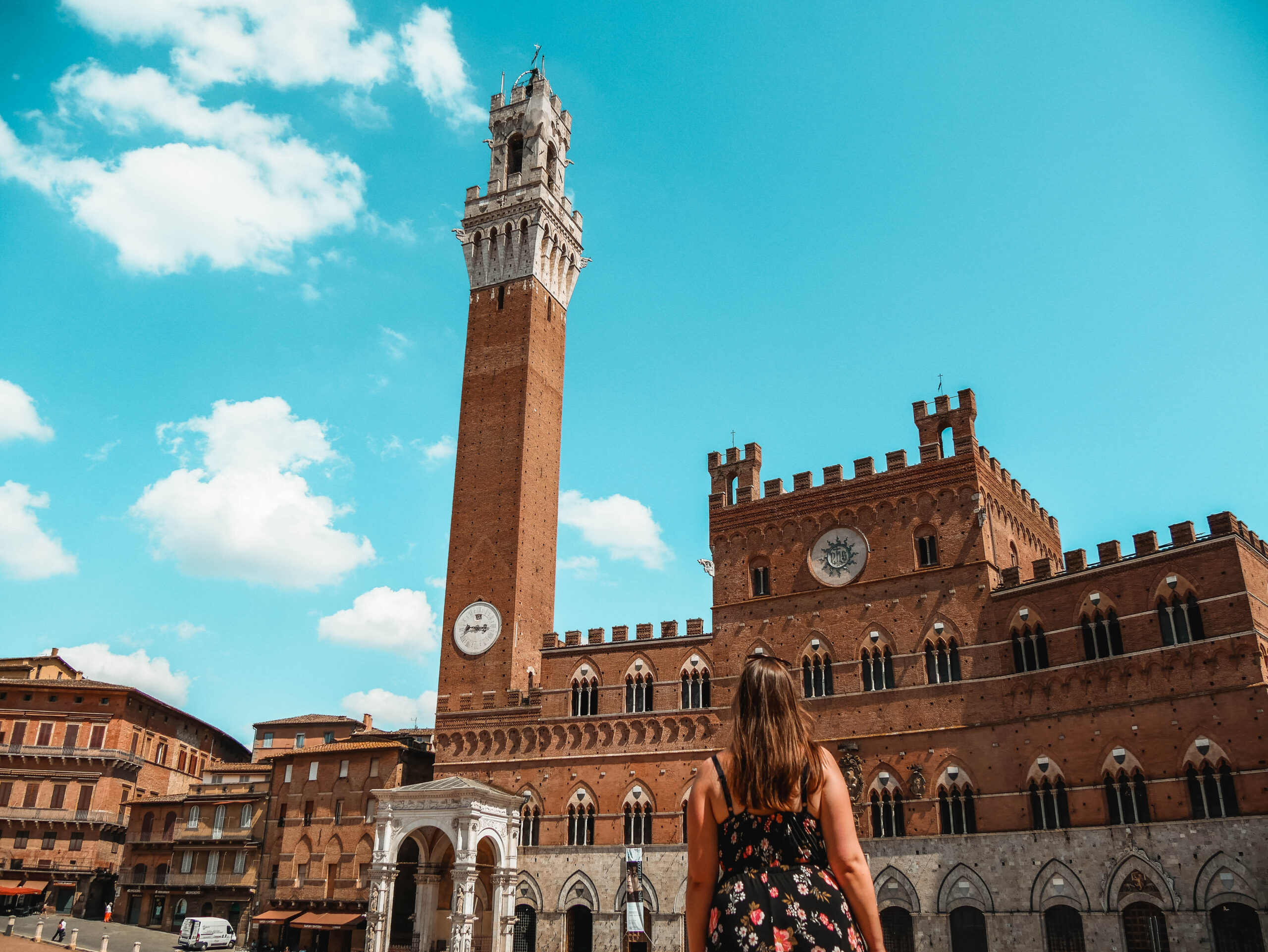 Erkunden Sie die bezaubernde Stadt Siena, Italien, 2560x1930 HD Desktop