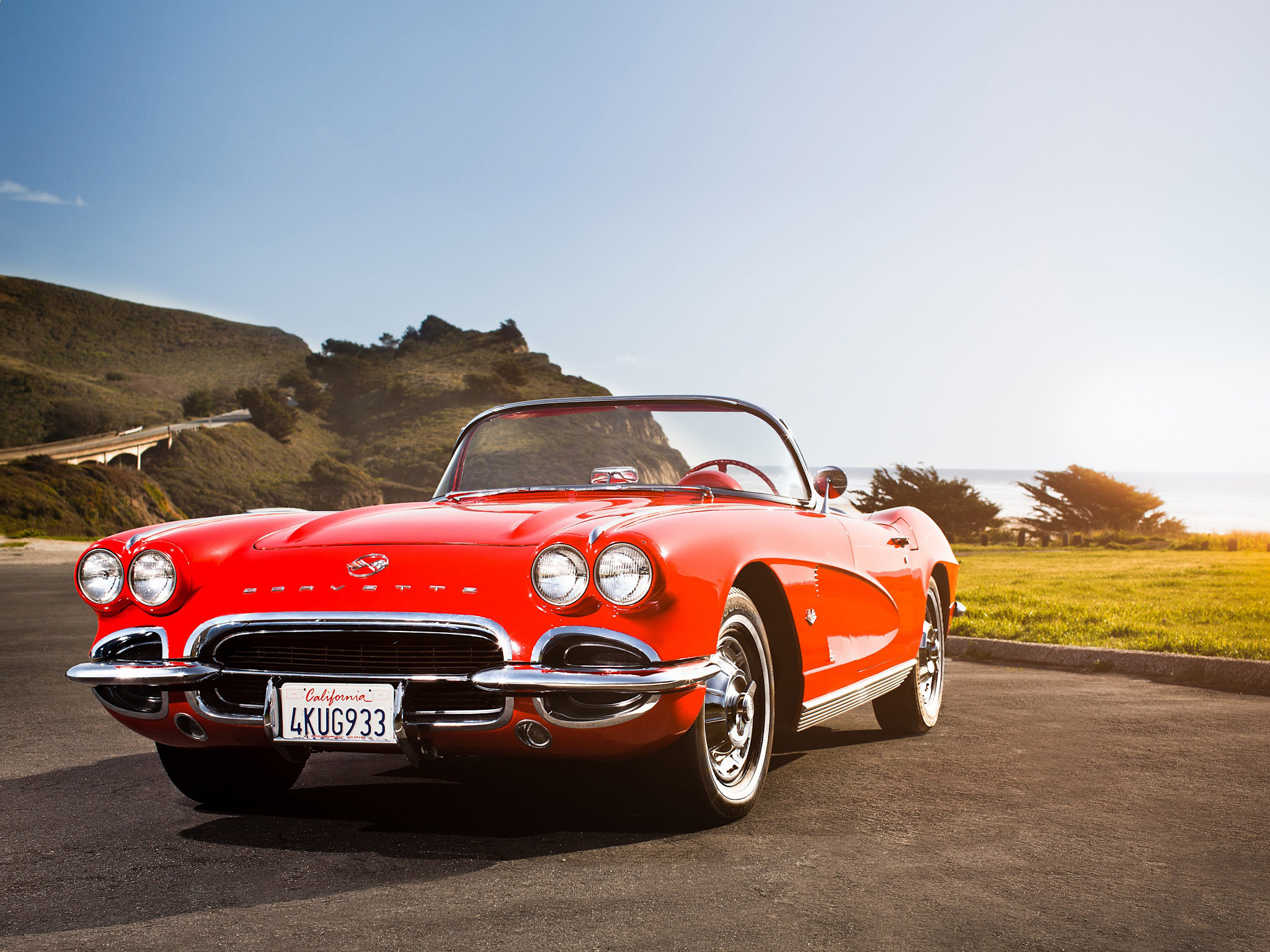 Corvette: 1962 Chevrolet C1, A first generation version with fewer and heavier retro teeth in the grille. 2050x1540 HD Wallpaper.