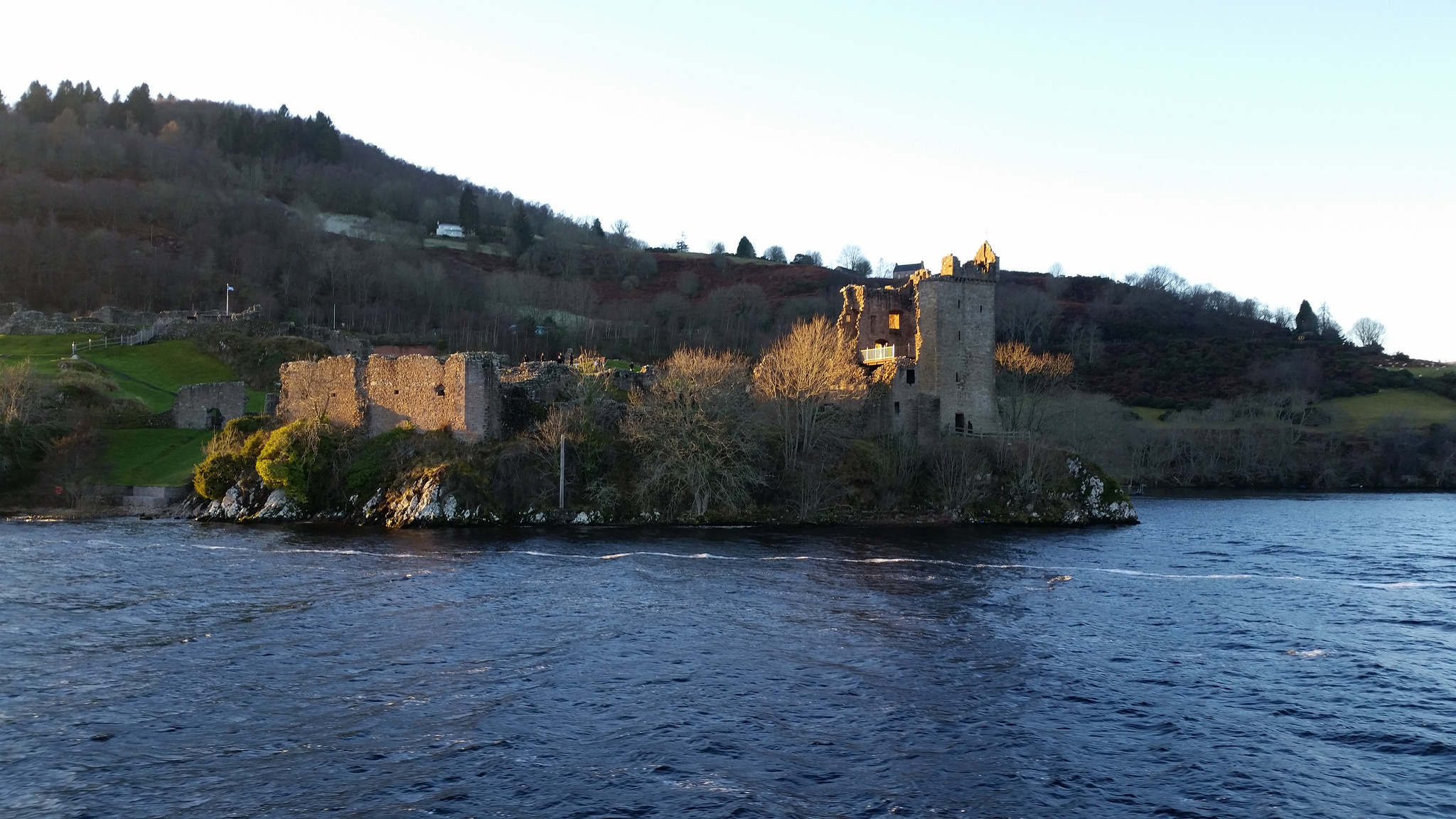 Loch Ness, Scottish Highlands, Serene lake, Thousand wonders, 2050x1160 HD Desktop