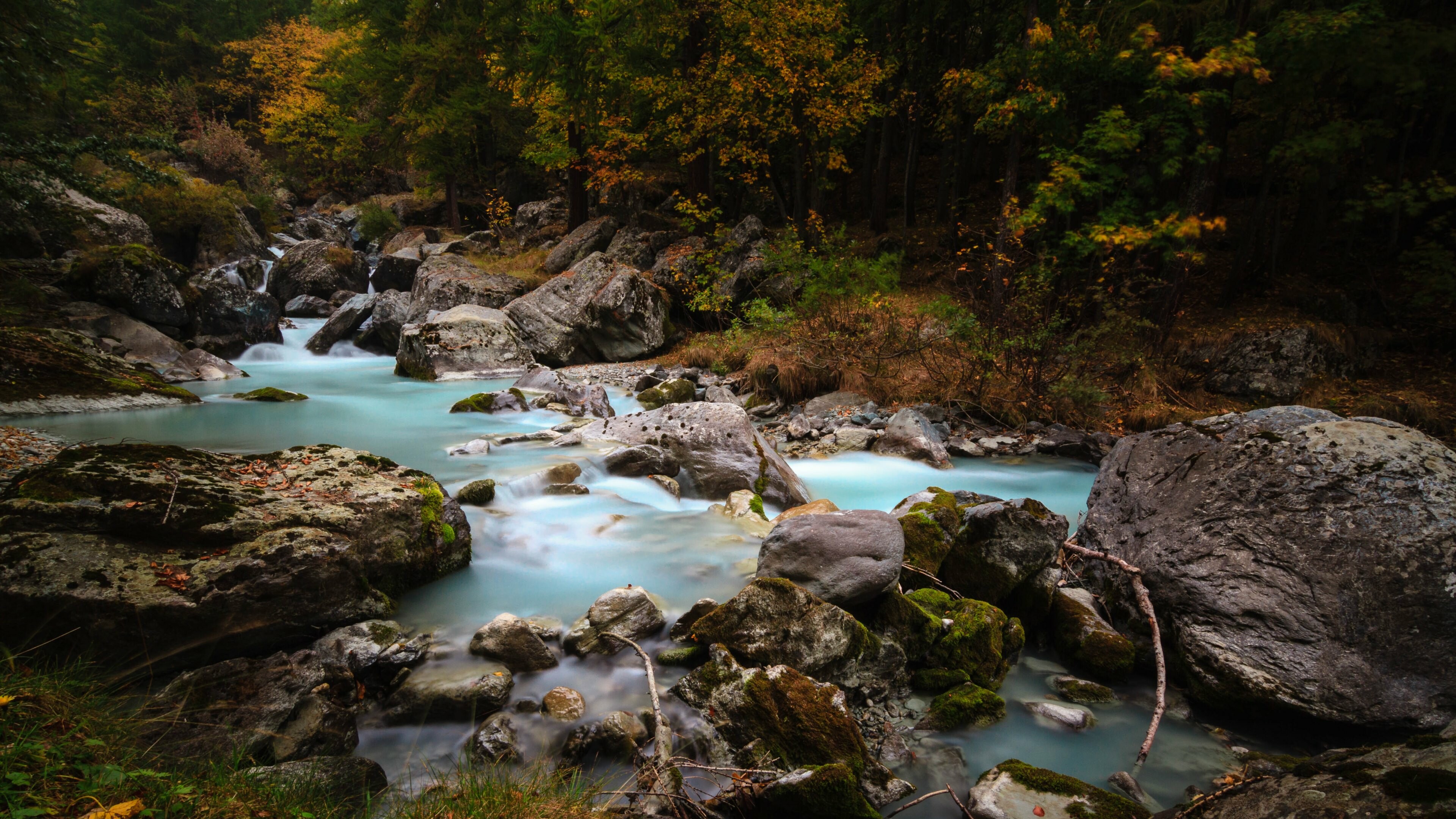 River: Can be referred to using names such as creek, brook, rivulet, and rill. 3840x2160 4K Wallpaper.