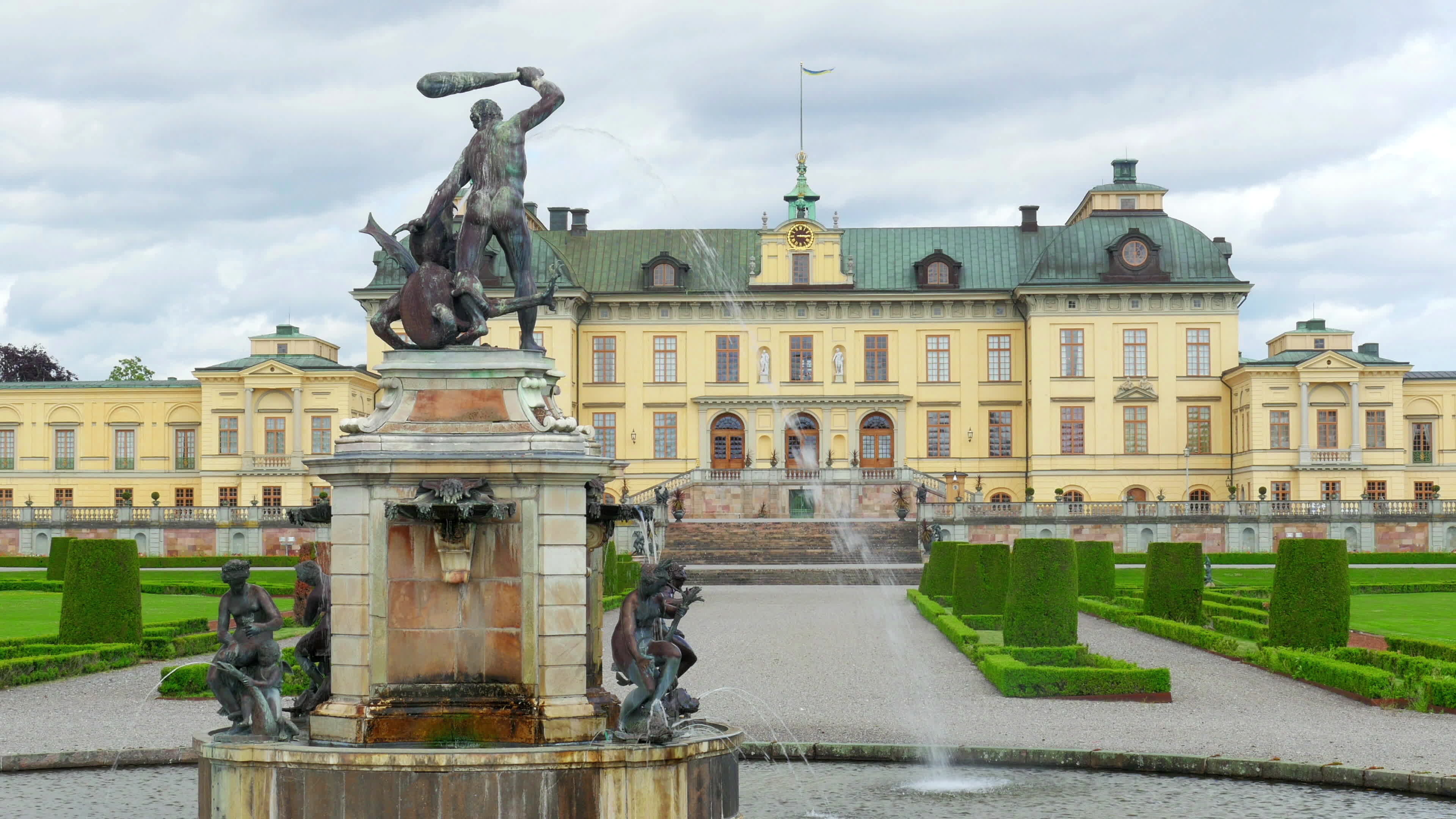 Stockvideo von Schloss Drottningholm in Stockholm, 3840x2160 4K Desktop