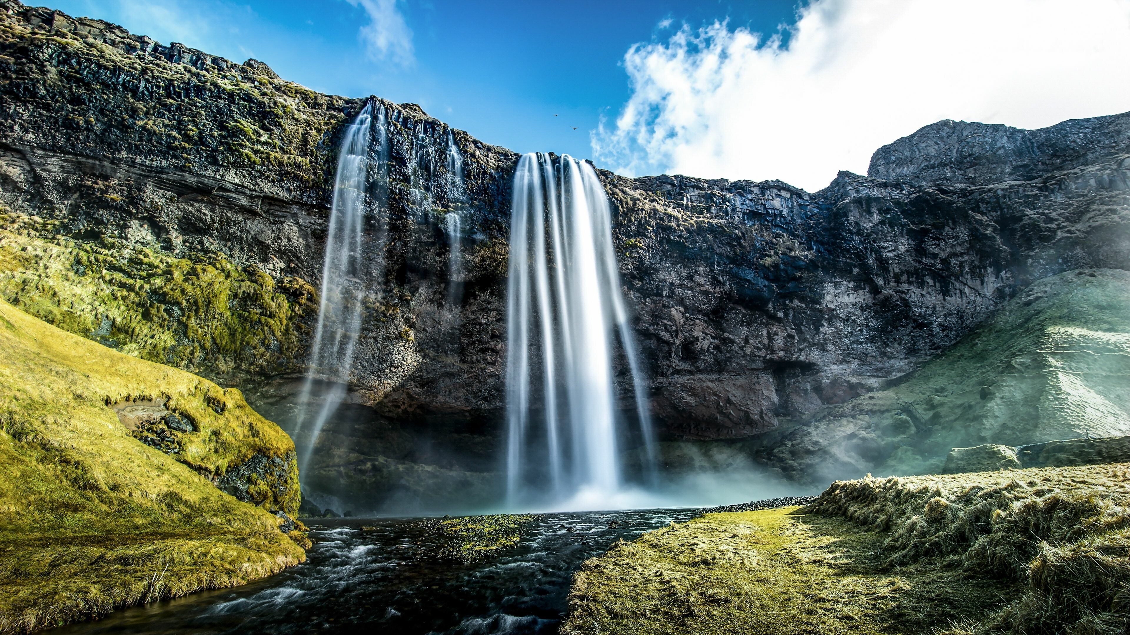 Waterfall: Seljalandsfoss, The South Coast of Iceland, The Ring Road. 3840x2160 4K Wallpaper.