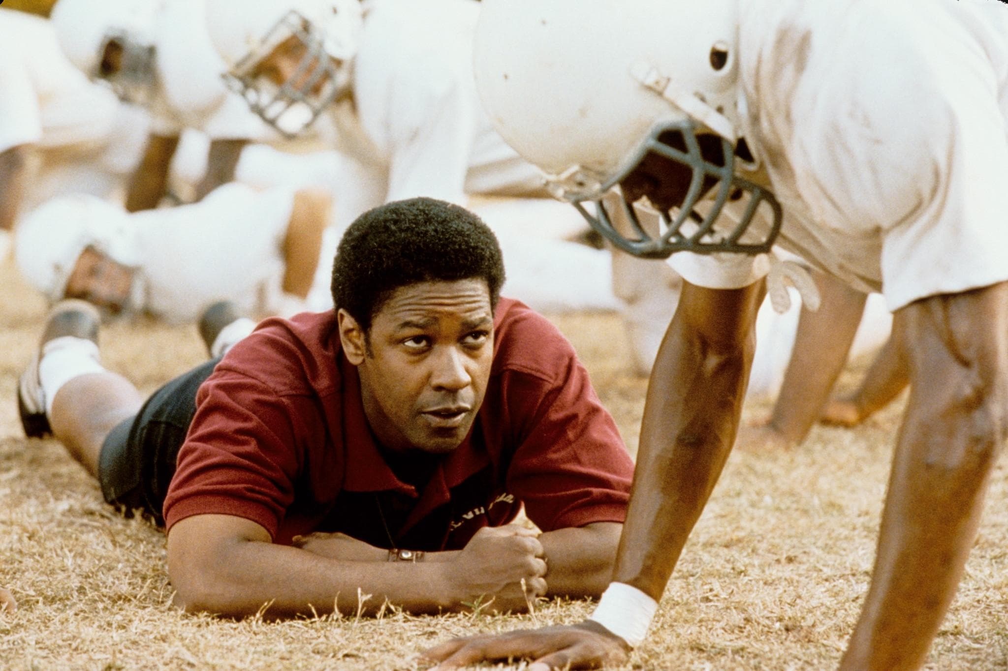 Remember the Titans: Produced by Jerry Bruckheimer and directed by Boaz Yakin, Denzel Washington. 2050x1370 HD Wallpaper.