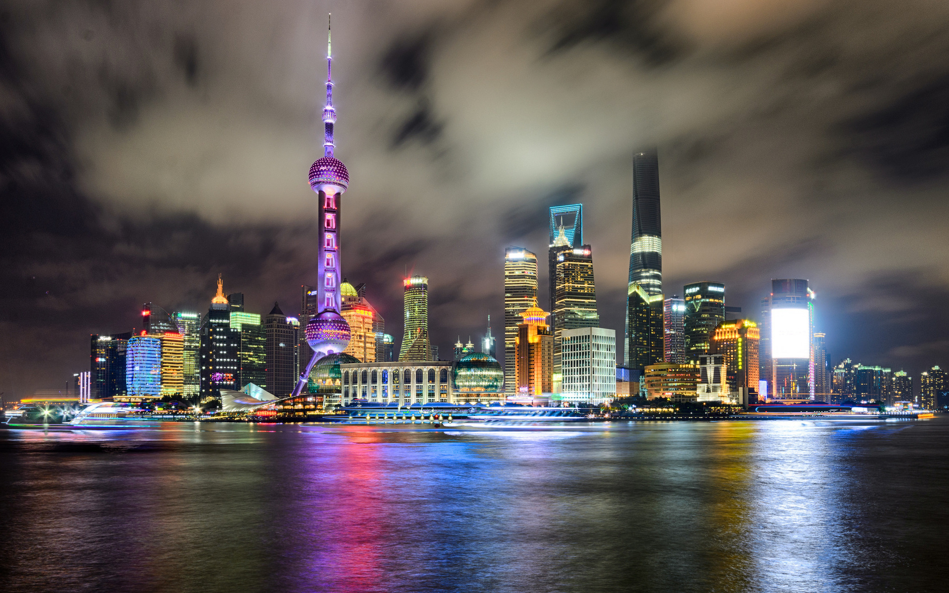 Nachtansicht von Shanghais Wolkenkratzern, 1920x1200 HD Desktop