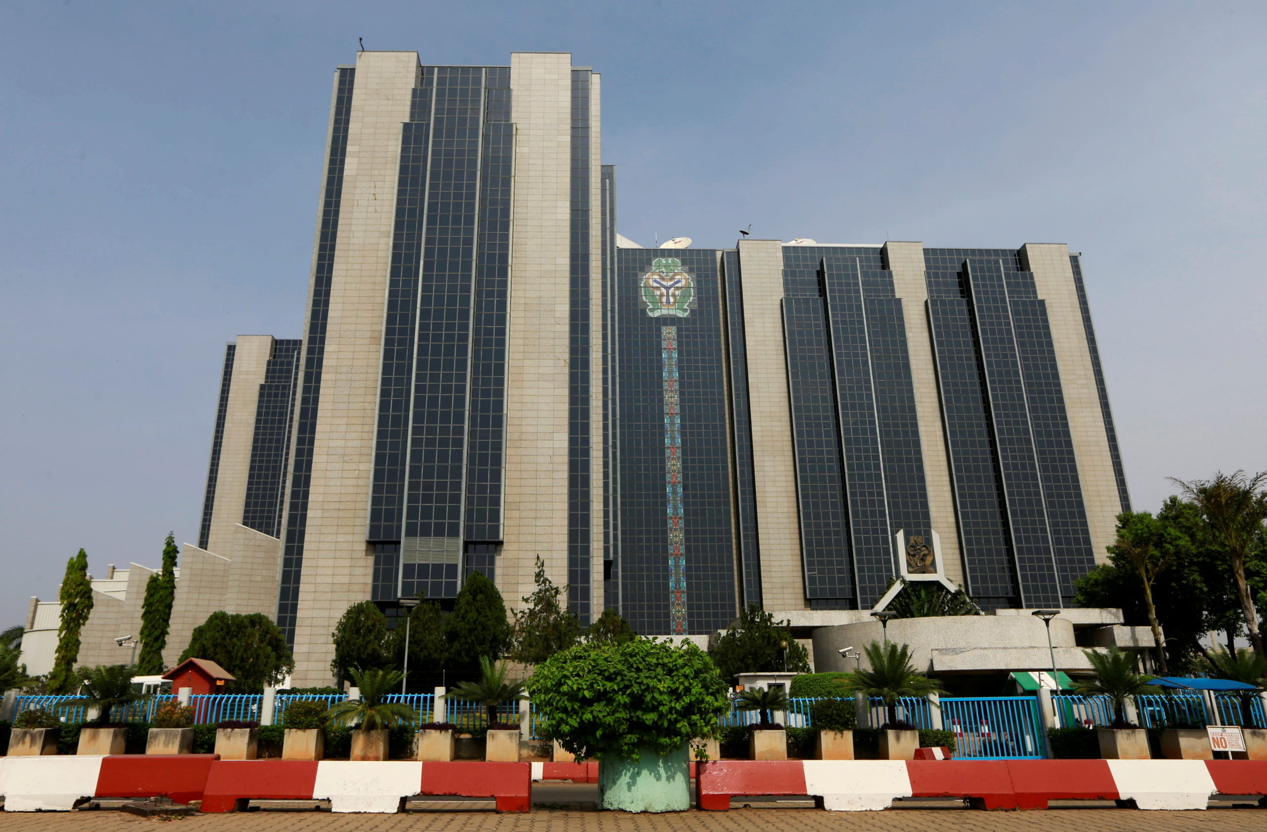 Abuja, View shows, Central bank headquarters, Inquirer business, 2560x1690 HD Desktop