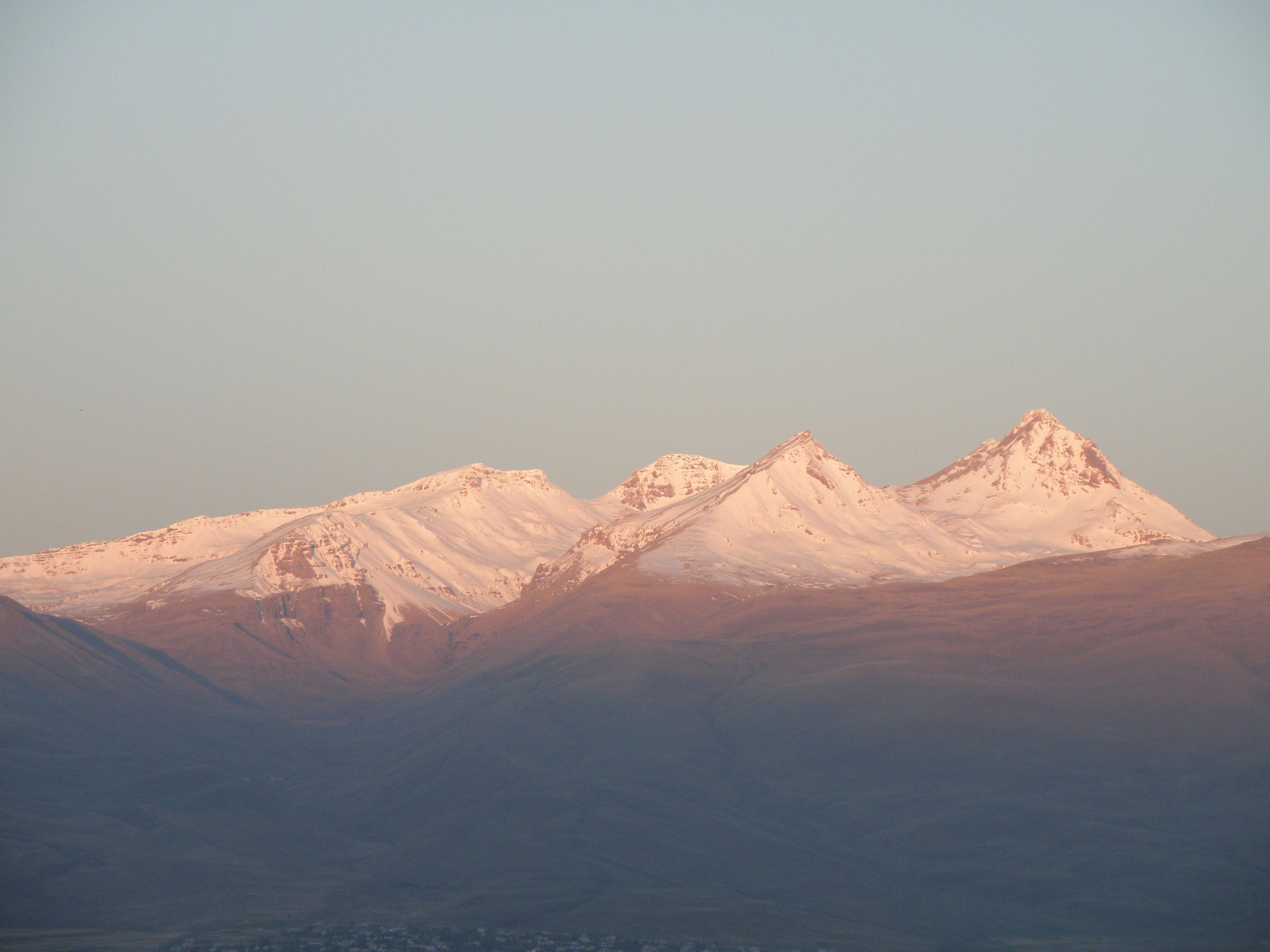 Armenia: Mount Aragats, Shoghakn, Aragatsotn. 2560x1920 HD Background.