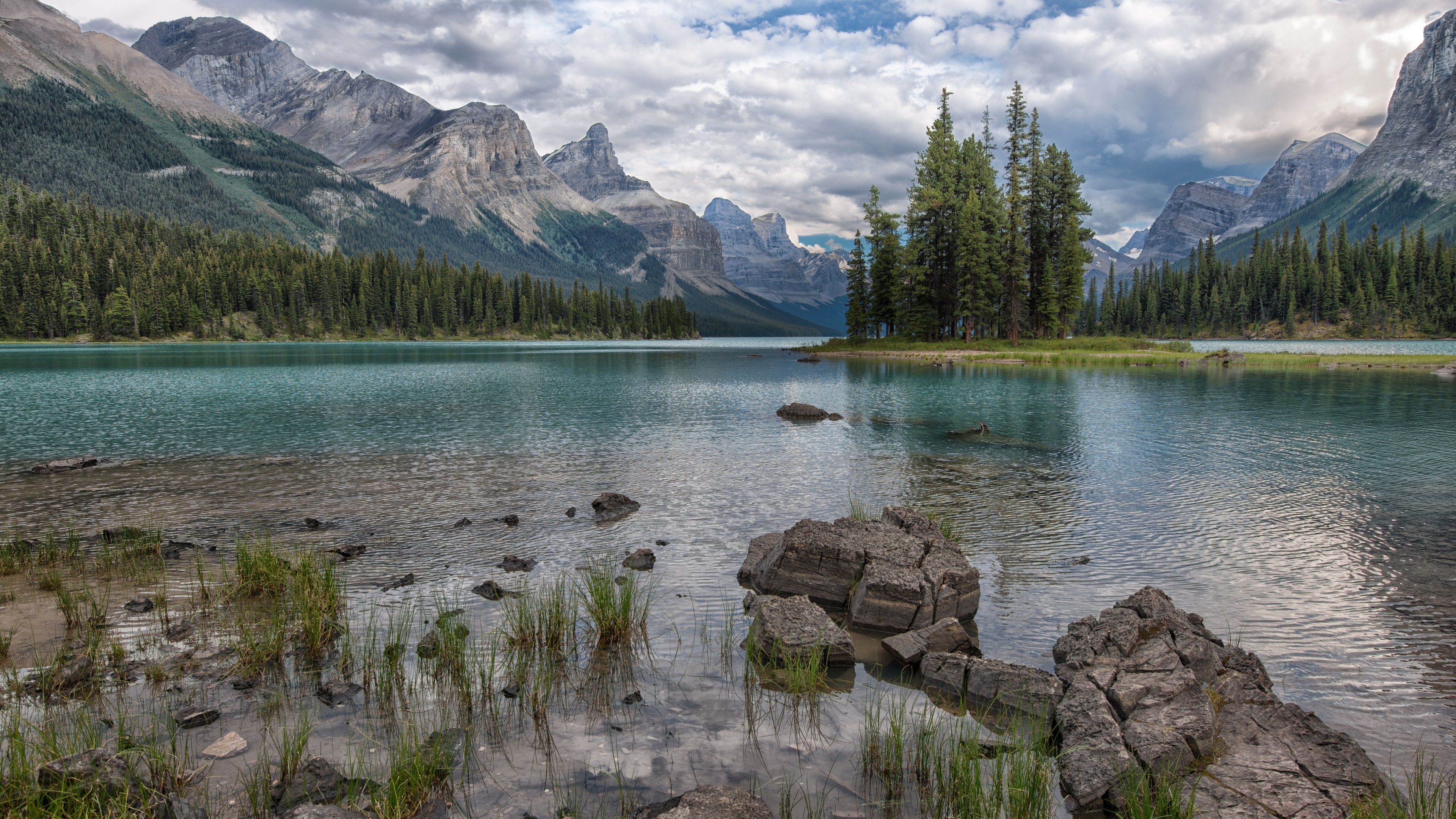 Jasper National Park, Maligne Lake beauty, Spirit Island marvel, Canadian wilderness, 3840x2160 4K Desktop