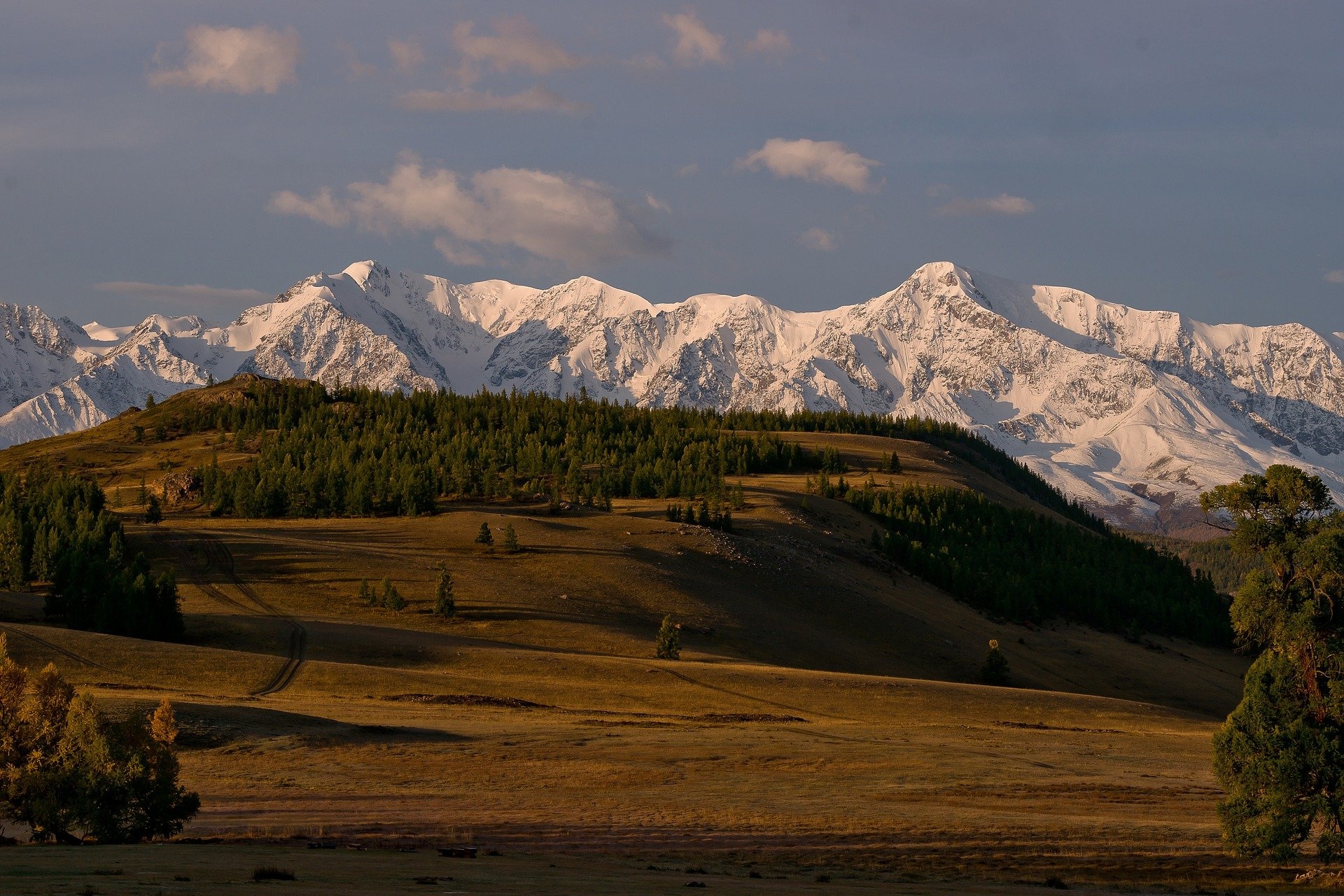 Altai Mountains, Beautiful wallpaper, Mountain scenery, Stunning visuals, 1920x1280 HD Desktop