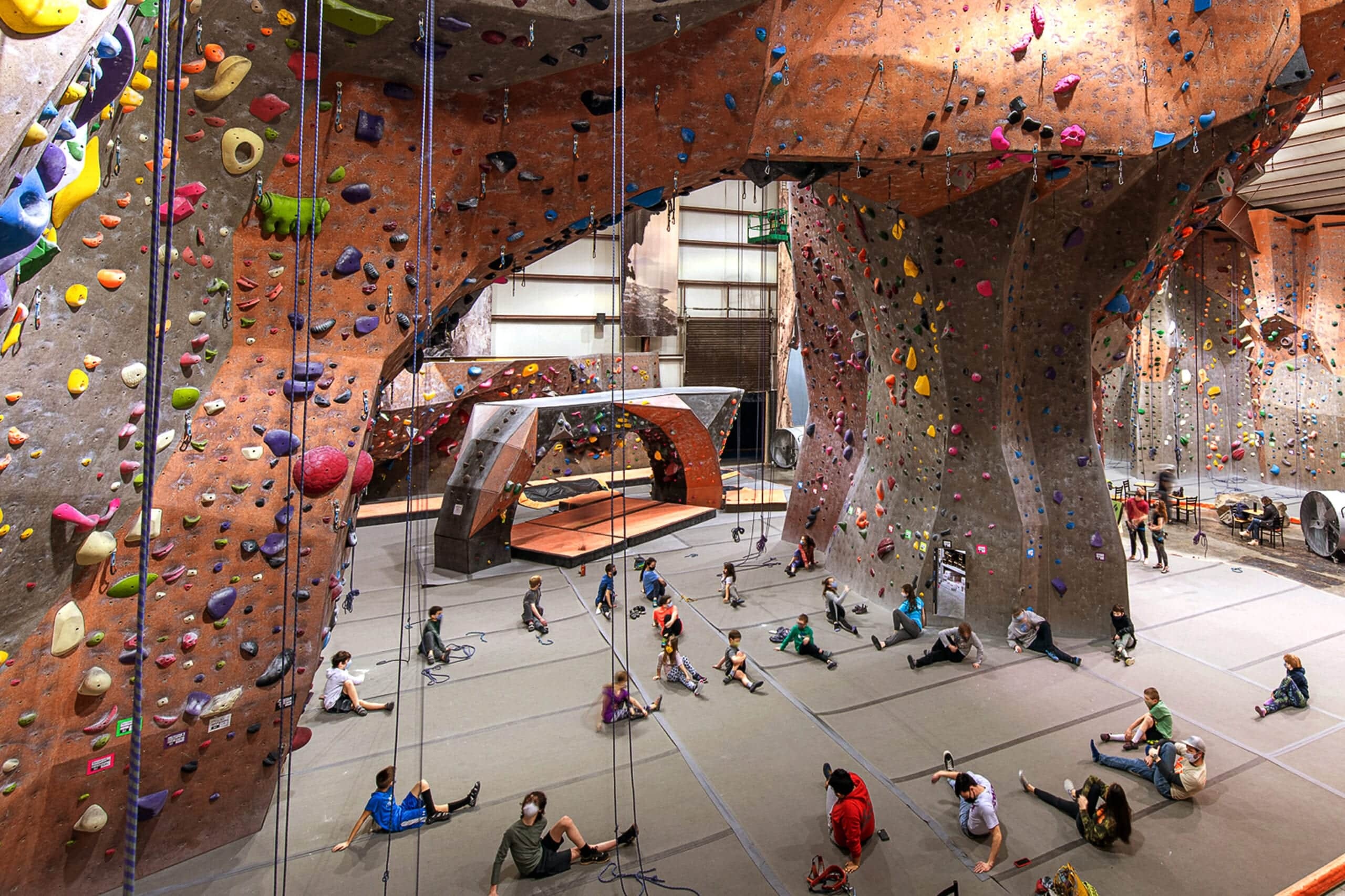 Rock Climbing: Welcome To Visit Vertical Rock Climbing, Fitness Center For Enthusiasts, Amateurs And Beginners In The USA. 2560x1710 HD Background.